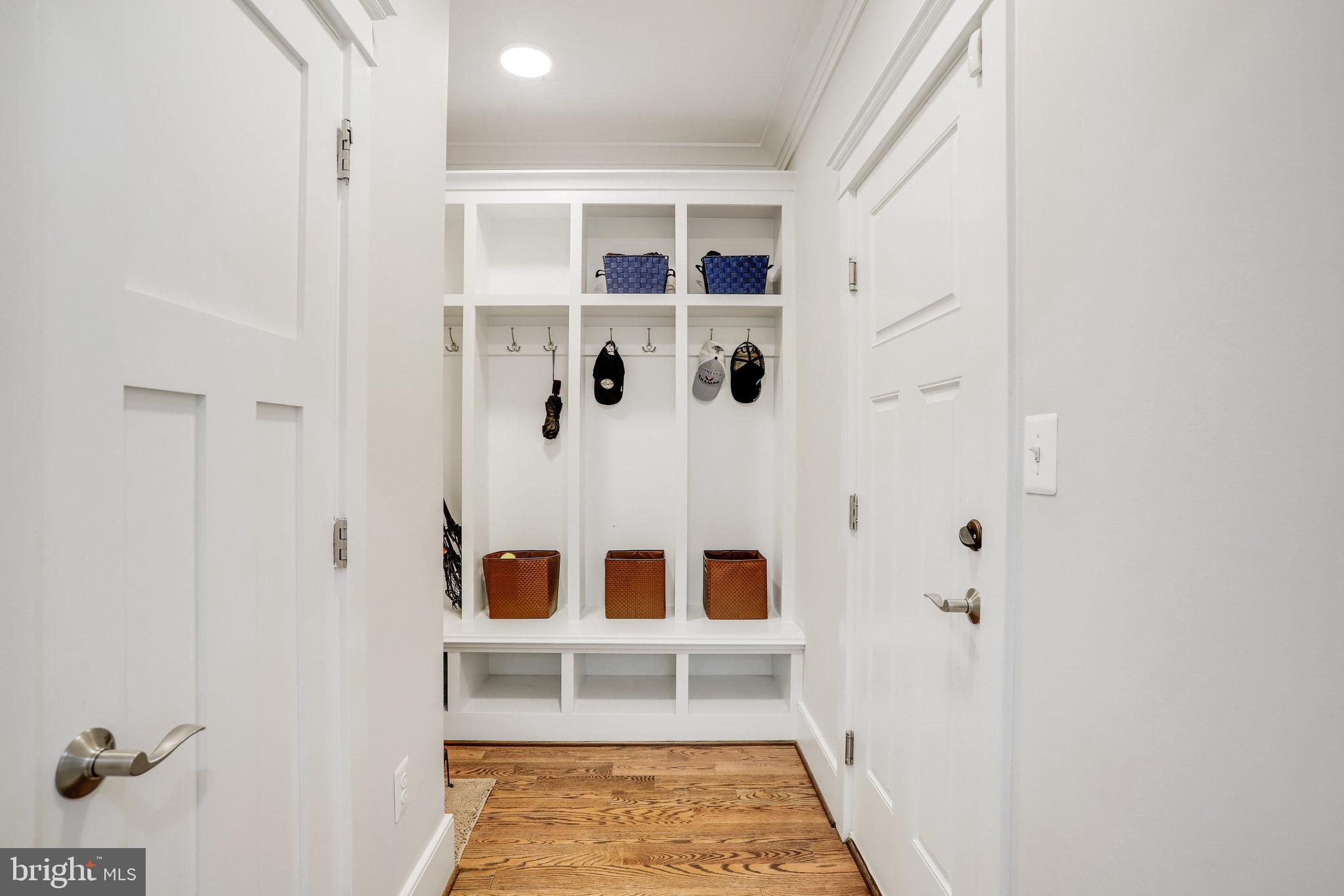 DUNN LORING WOODS - Residential