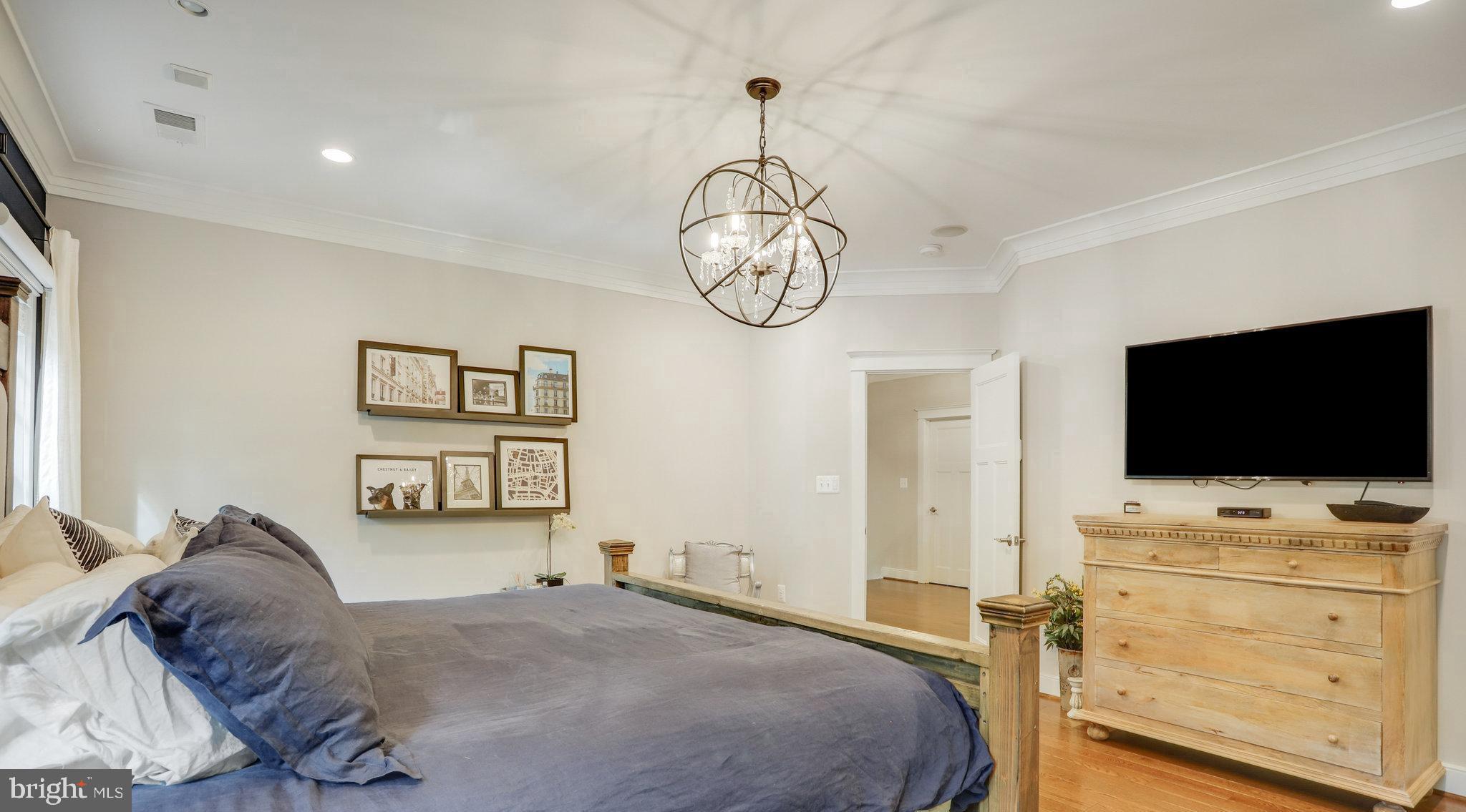 DUNN LORING WOODS - Residential