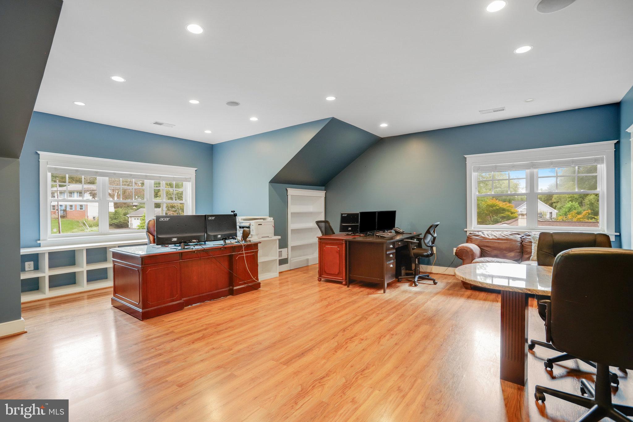 DUNN LORING WOODS - Residential