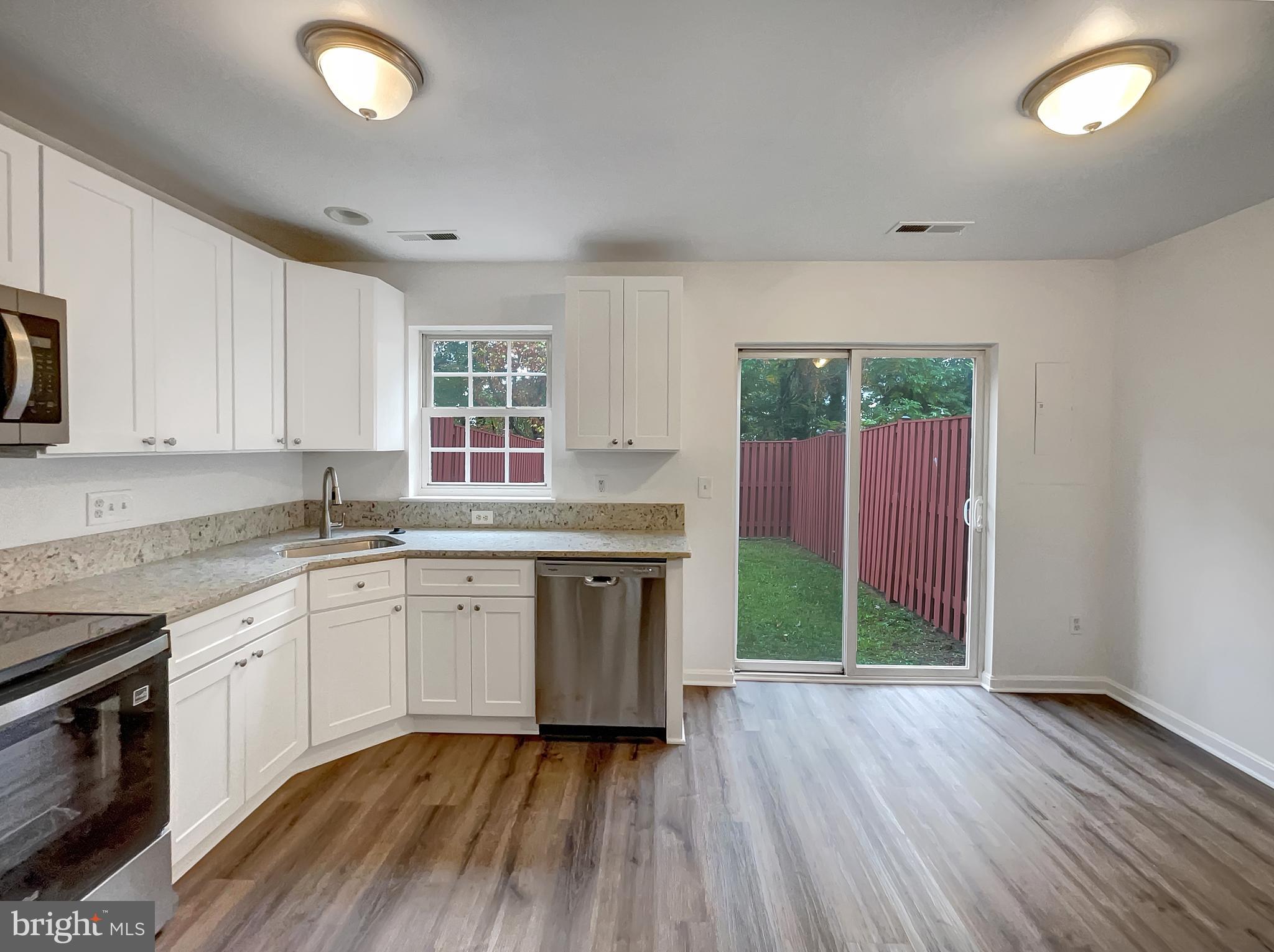 TRAILSIDE - Residential