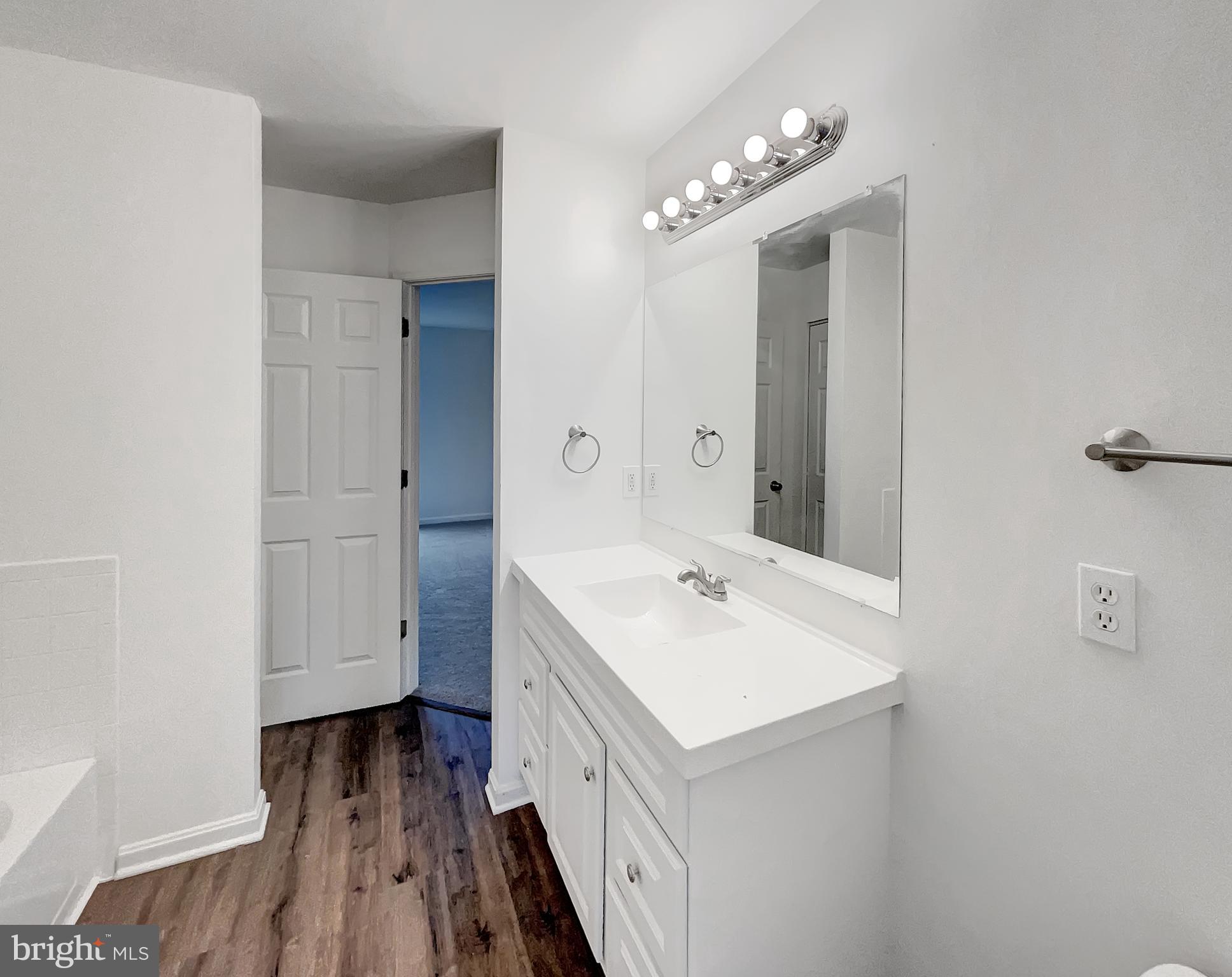 TRAILSIDE - Residential