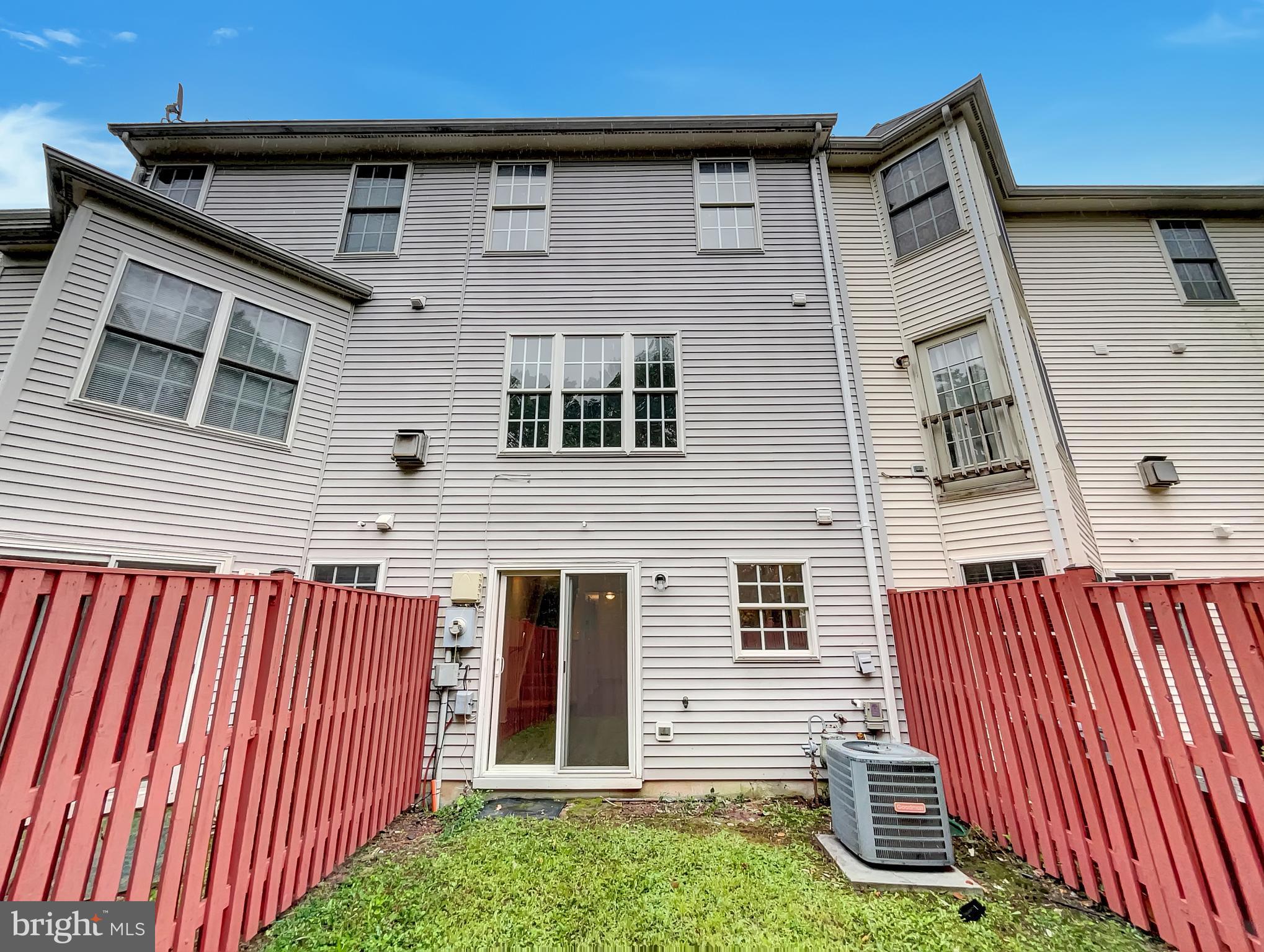 TRAILSIDE - Residential