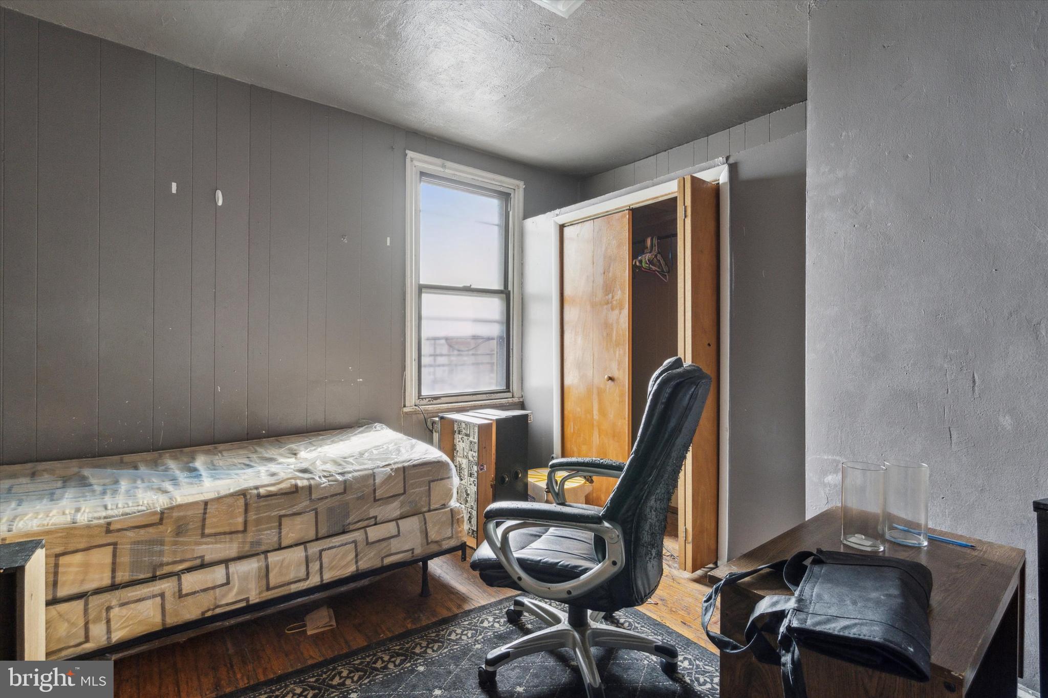 POINT BREEZE - Residential