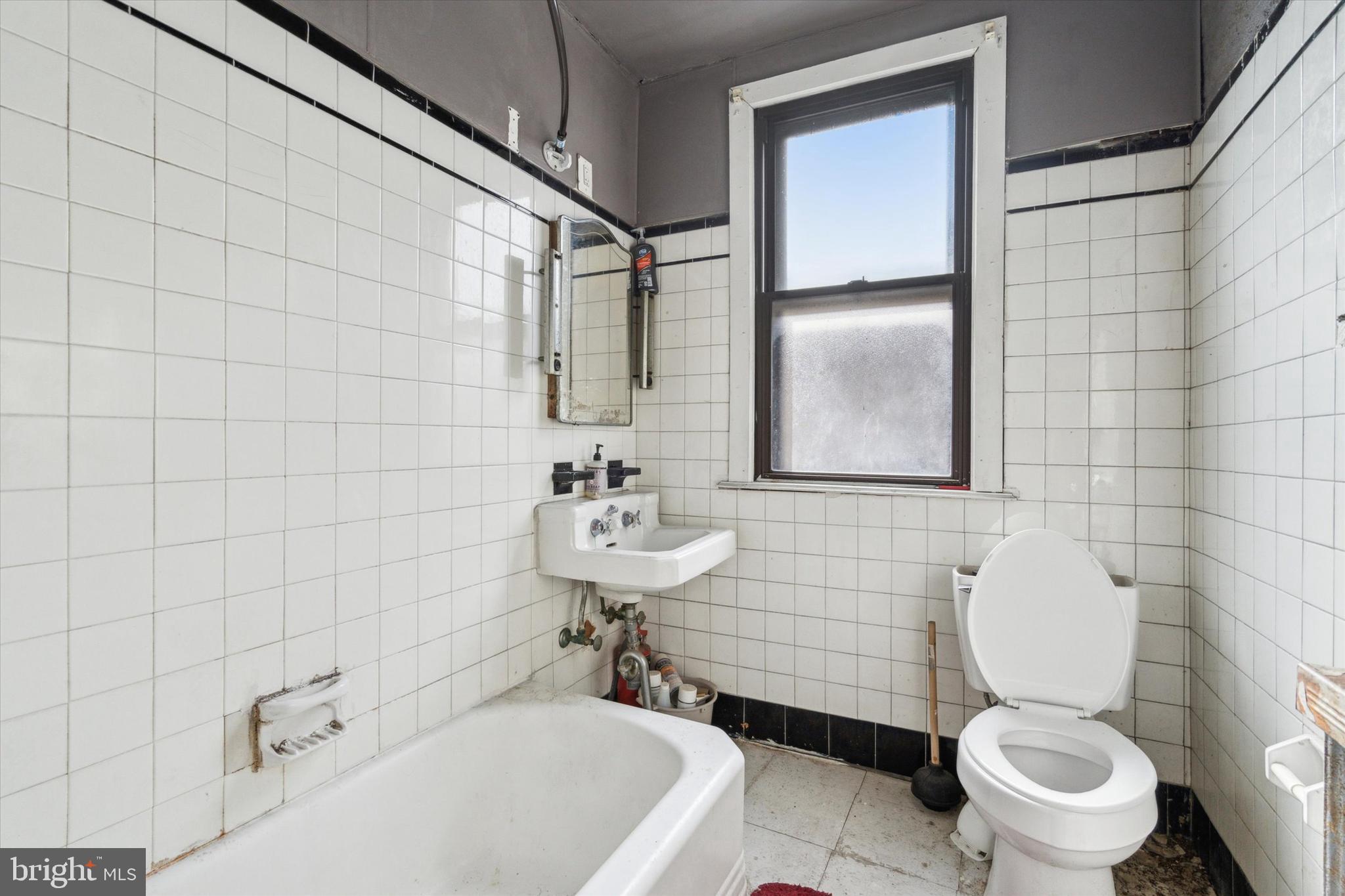 POINT BREEZE - Residential