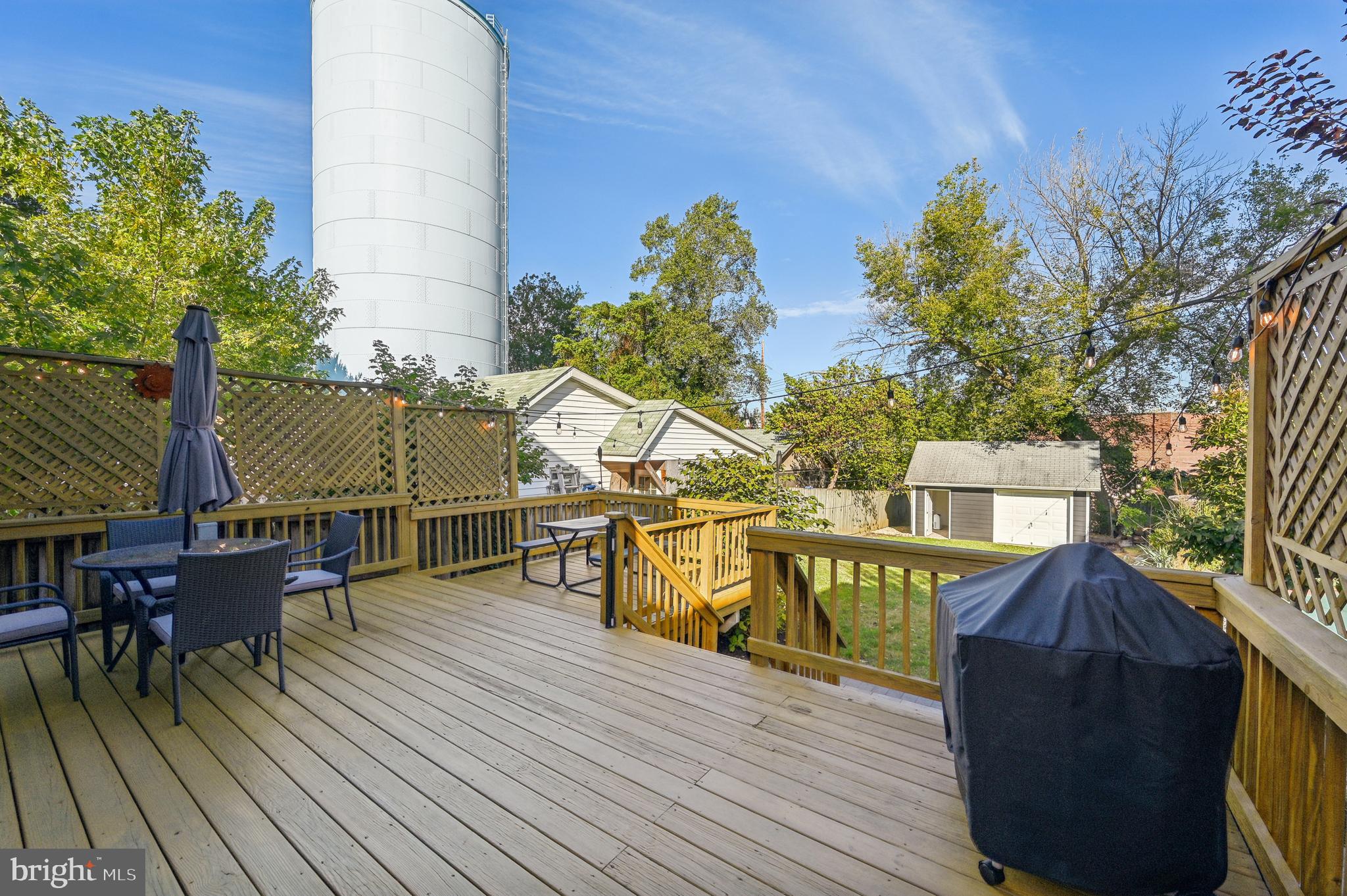 PRESIDENTS HILL - Residential