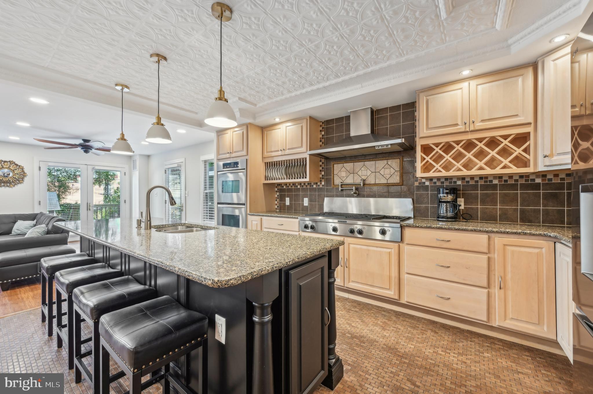 PRESIDENTS HILL - Residential