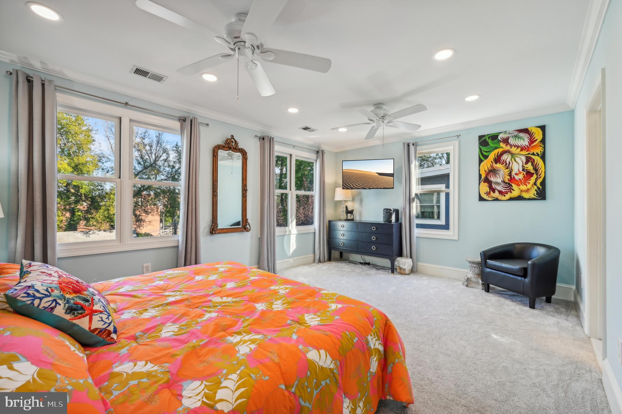 PRESIDENTS HILL - Residential