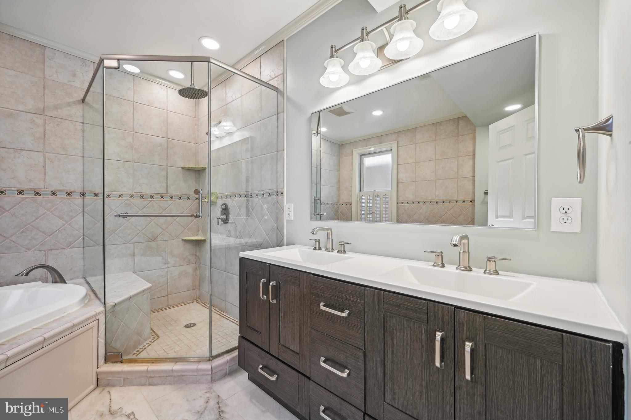 PRESIDENTS HILL - Residential