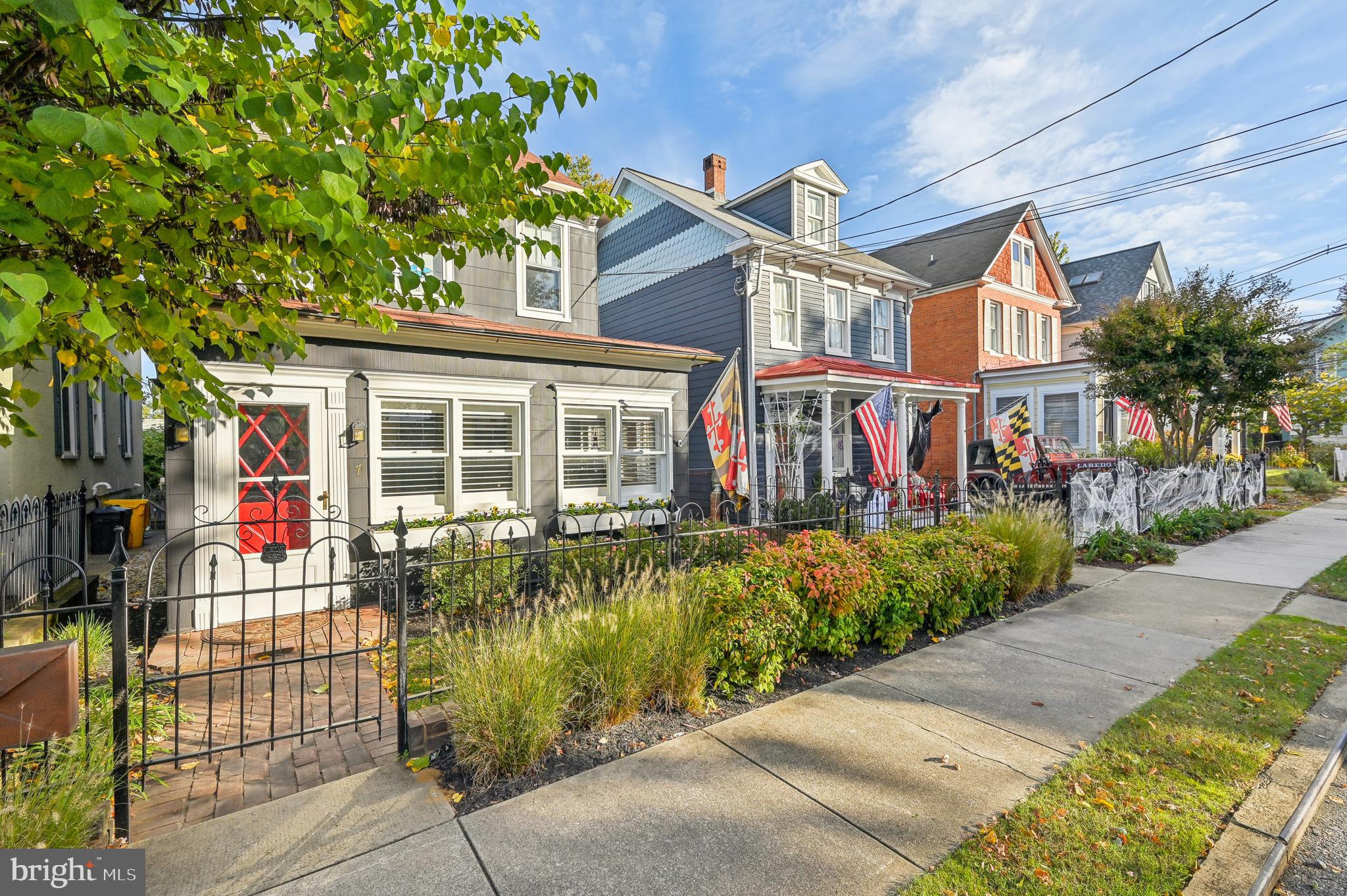 PRESIDENTS HILL - Residential