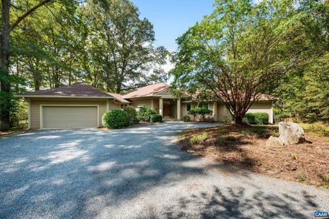 Photo of 477 Gidsville Rd, AMHERST, VA 24521 (MLS # 669797)