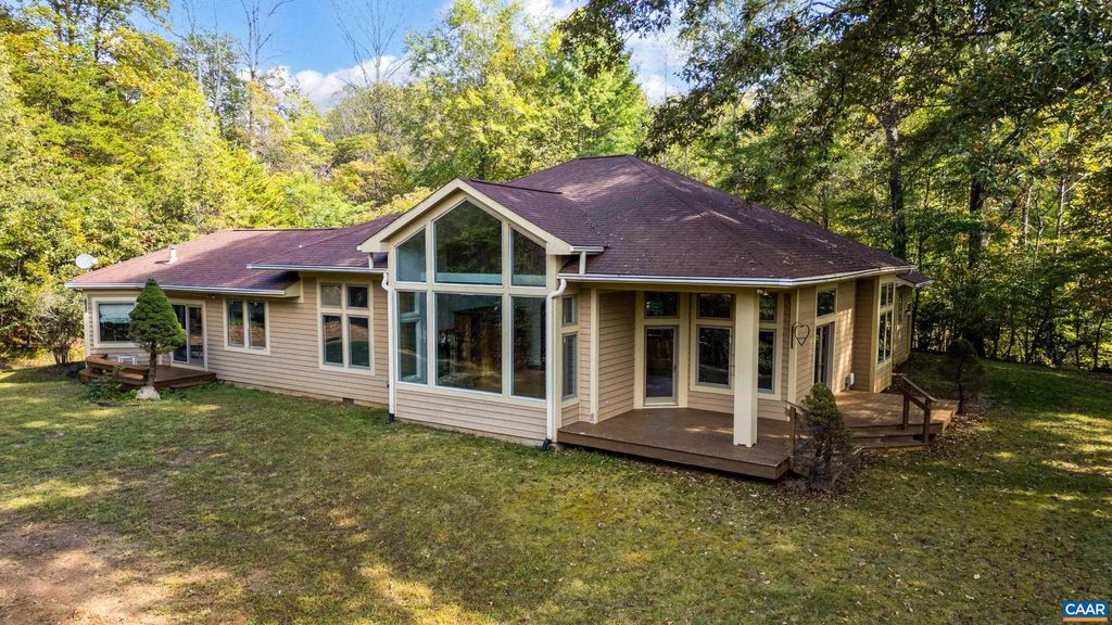 Photo of 477 Gidsville Rd, AMHERST, VA 24521 (MLS # 669797)