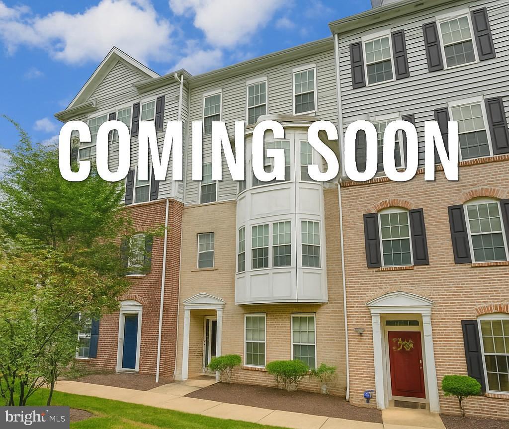 Spacious 2-level condo in Historic Manassas! Upper-level unit offers 3 bedrooms, 2.5 baths, and an open floor plan with large living room, formal dining, and kitchen/family room combo. Kitchen features granite counters, stainless steel appliances, breakfast bar seating, pantry, and breakfast nook. The primary suite includes 2 walk-in closets and a luxury bath with dual vanities and seamless glass shower. Two additional bedrooms share a hall bath with dual vanity. Laundry is on the bedroom level. Attached garage plus driveway parking. Less than 1 mile to VRE and Old Town shops, dining, and entertainment. Harris Pavilion, farmers market, and year-round activities just minutes away. Easy living in a convenient location—ready for immediate move-in!