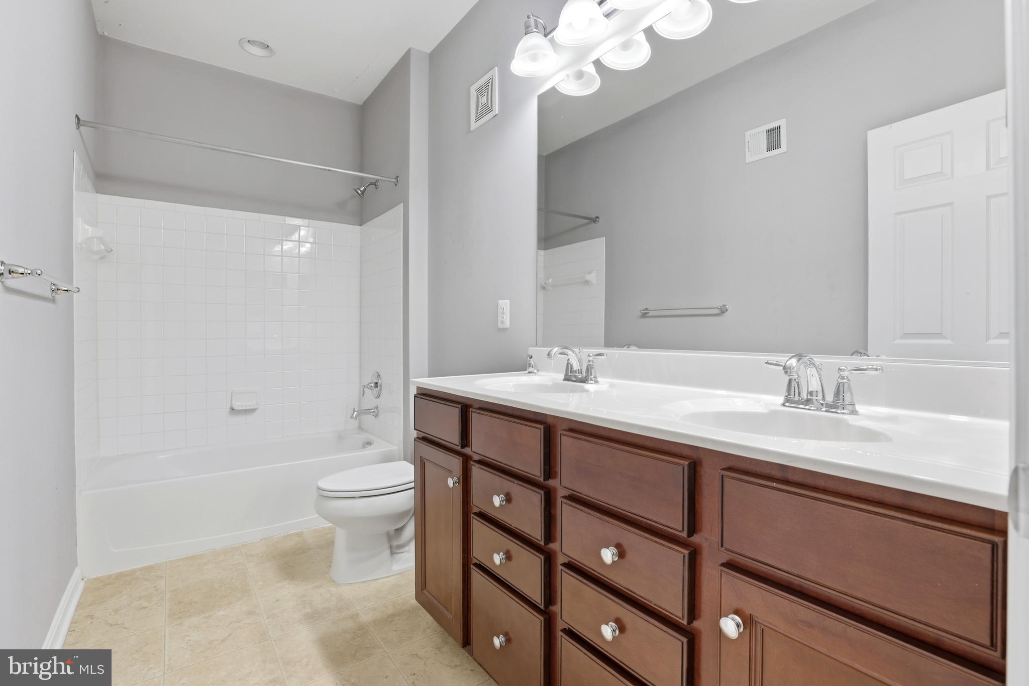 LEE SQUARE - Residential Lease