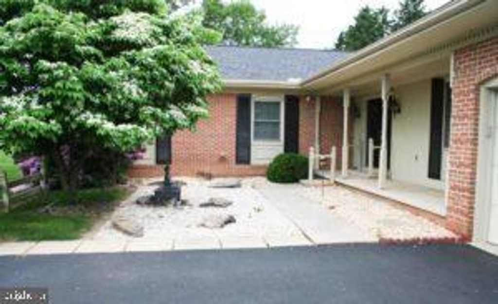 Photo of 28 Meadow Lane, Smoketown, PA 17576 (MLS # PALA2052062)