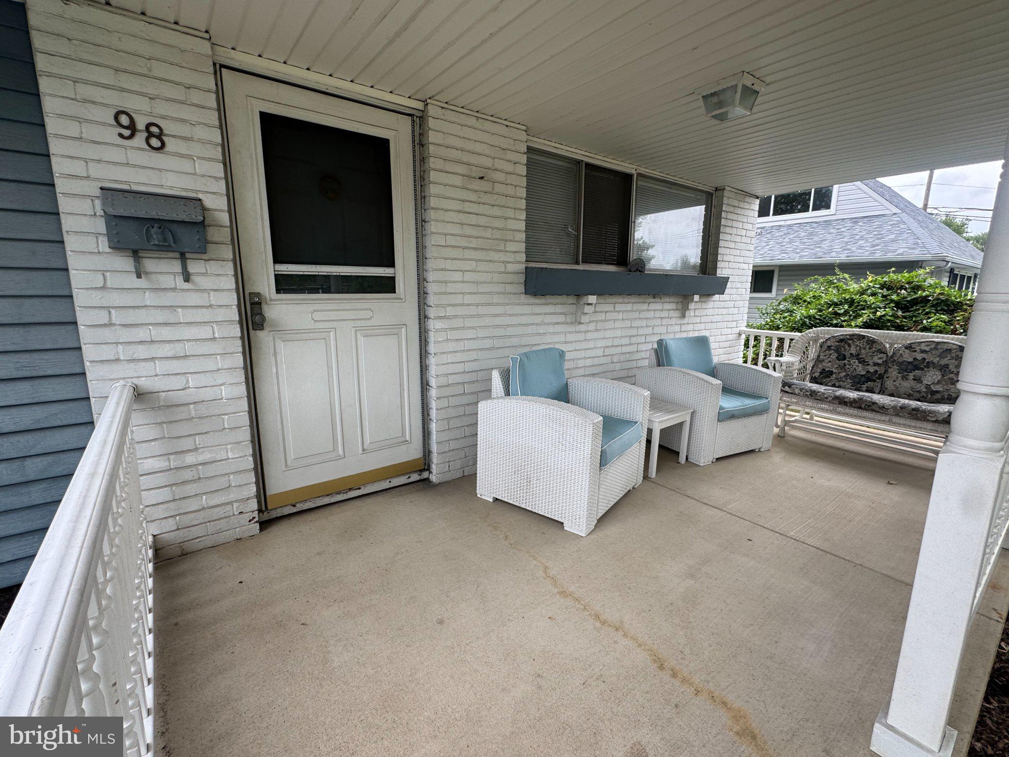 98 TWIN OAK DRIVE
