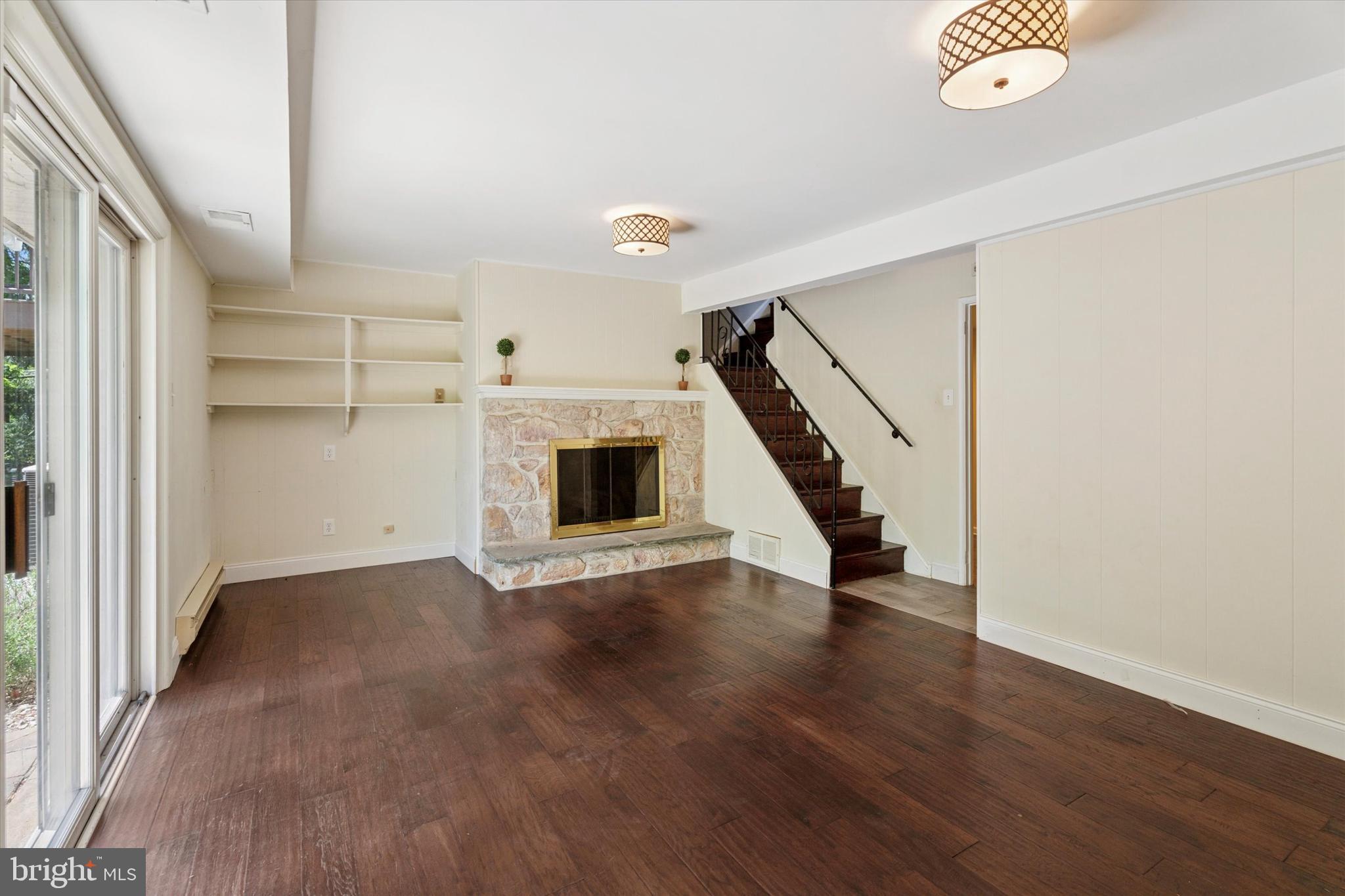 FRIENDSHIP HILLS - Residential Lease