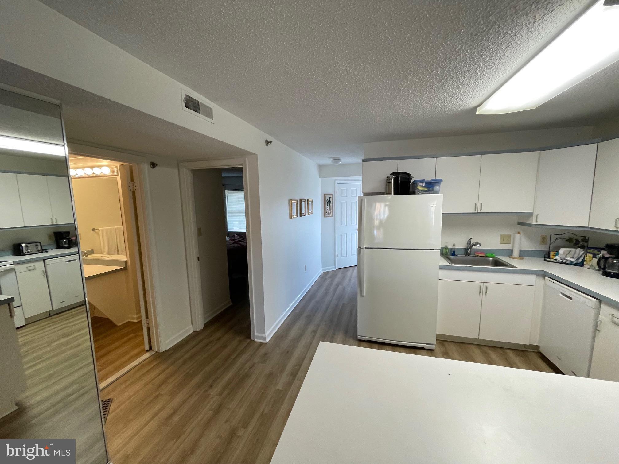 106 EDWARD TAYLOR DR 208 B