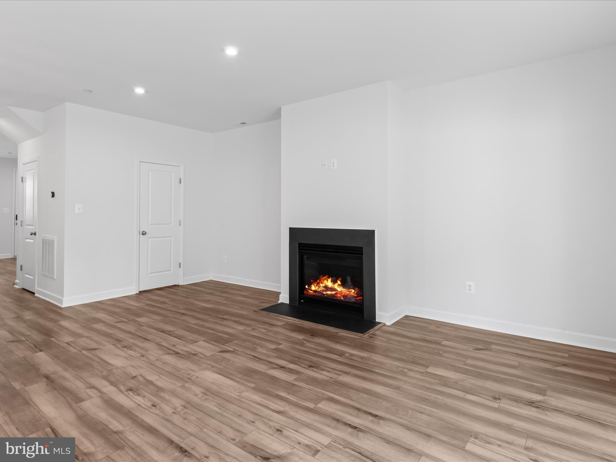 ST. MICHAELS POINTE - Residential