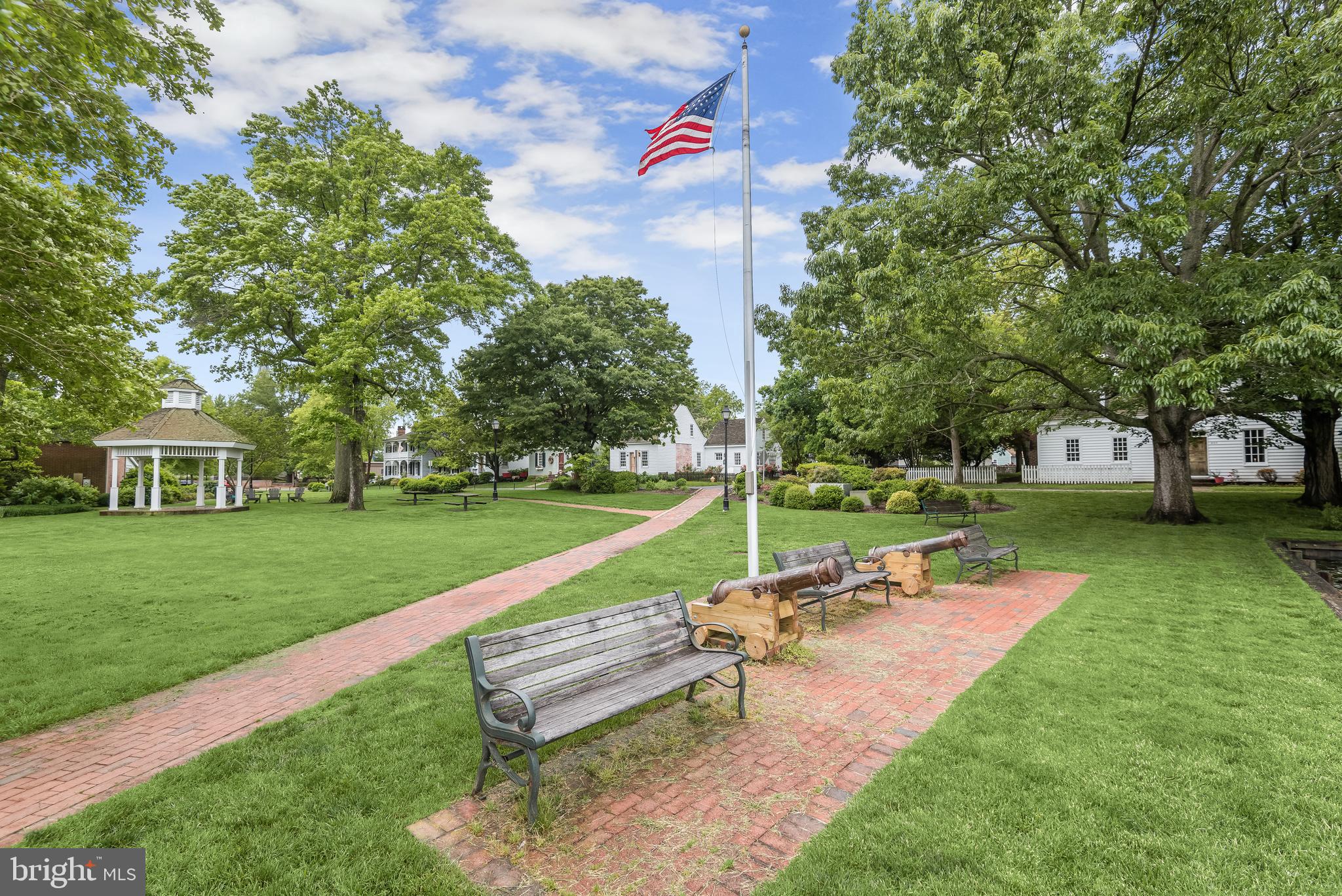 ST. MICHAELS POINTE - Residential