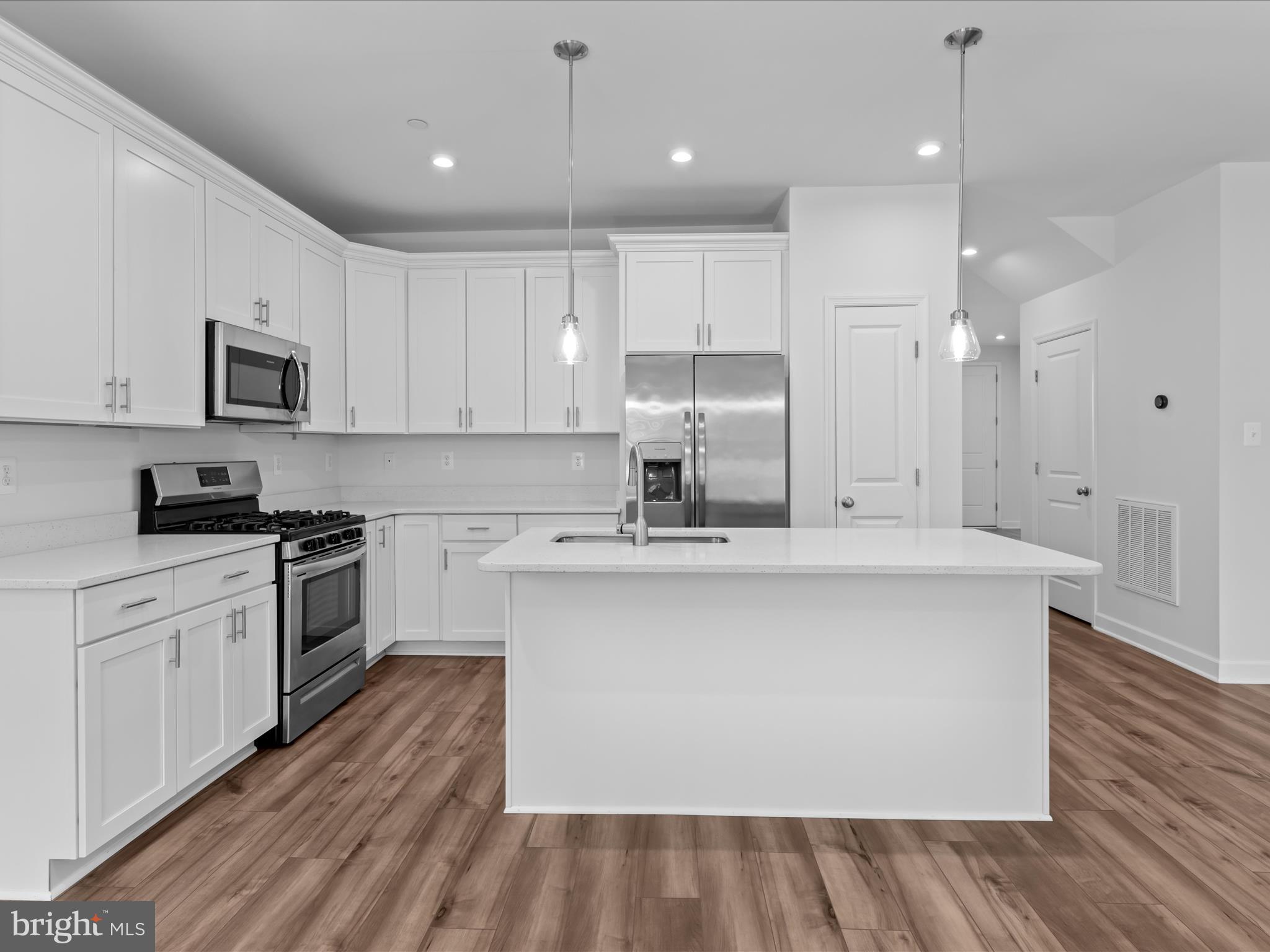 ST. MICHAELS POINTE - Residential