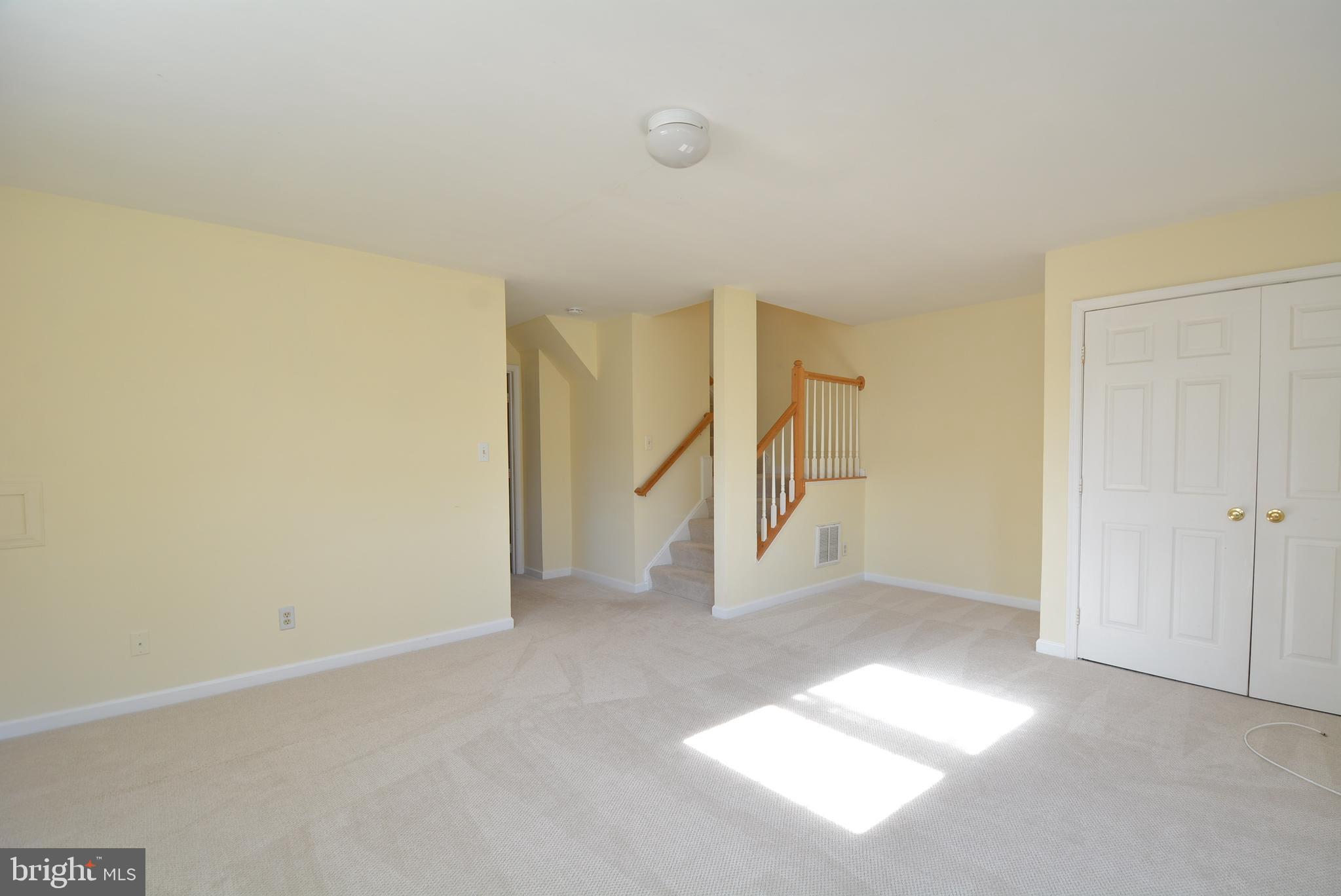 STONE RIVER - Residential Lease