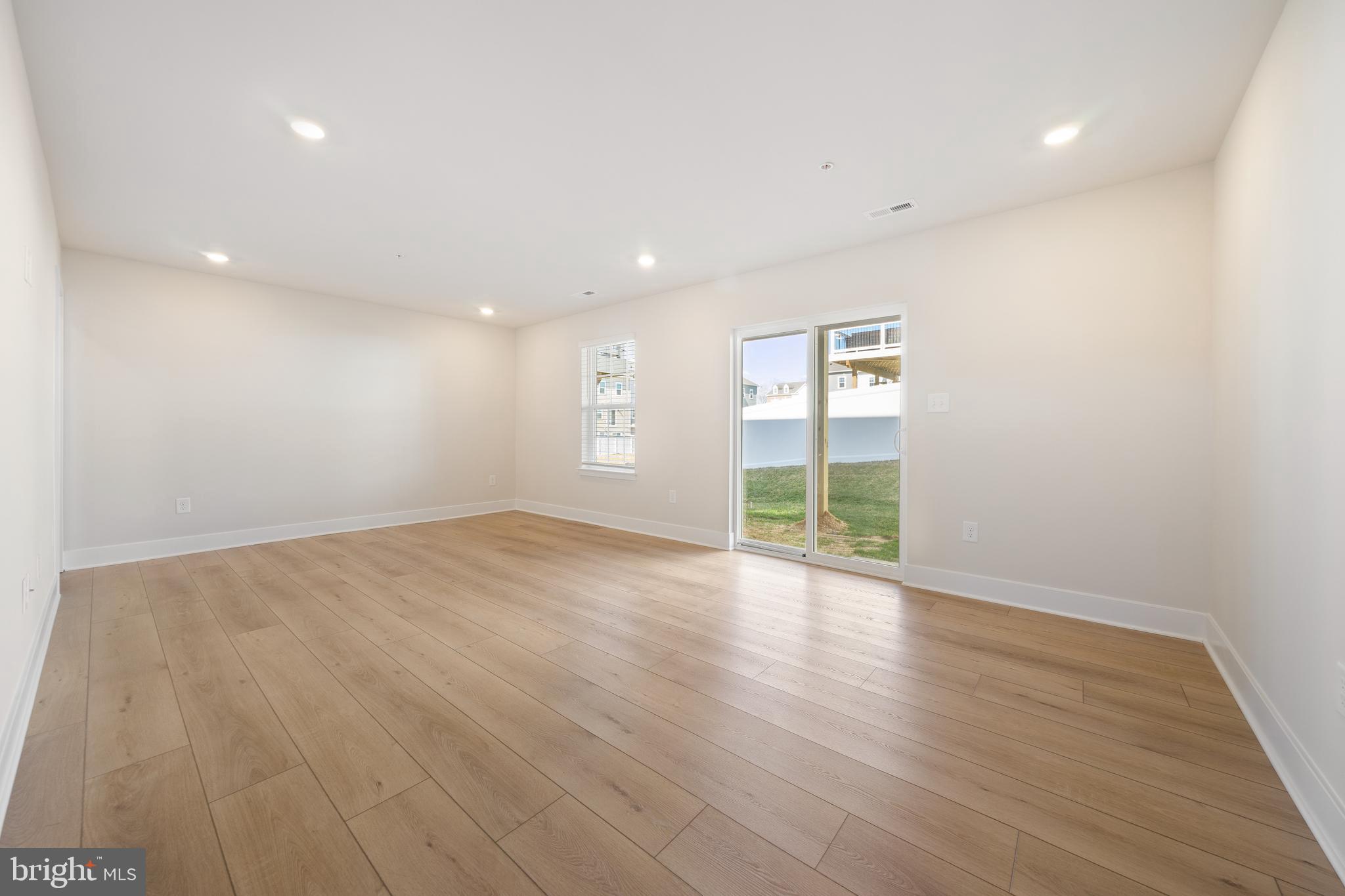 THE WOODS AT MYRTLE POINT - Residential Lease