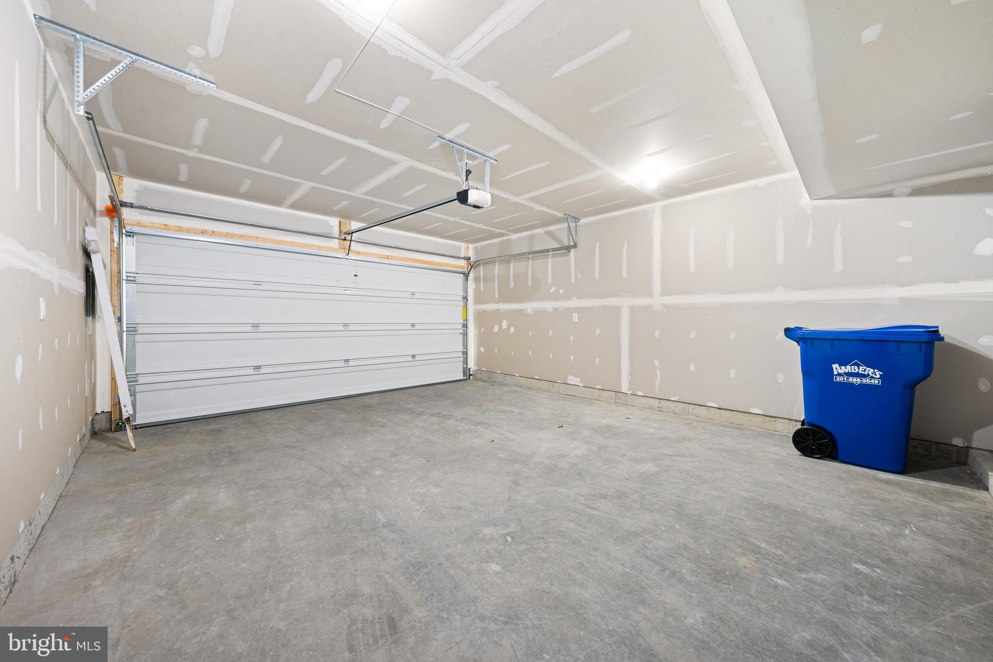 THE WOODS AT MYRTLE POINT - Residential Lease