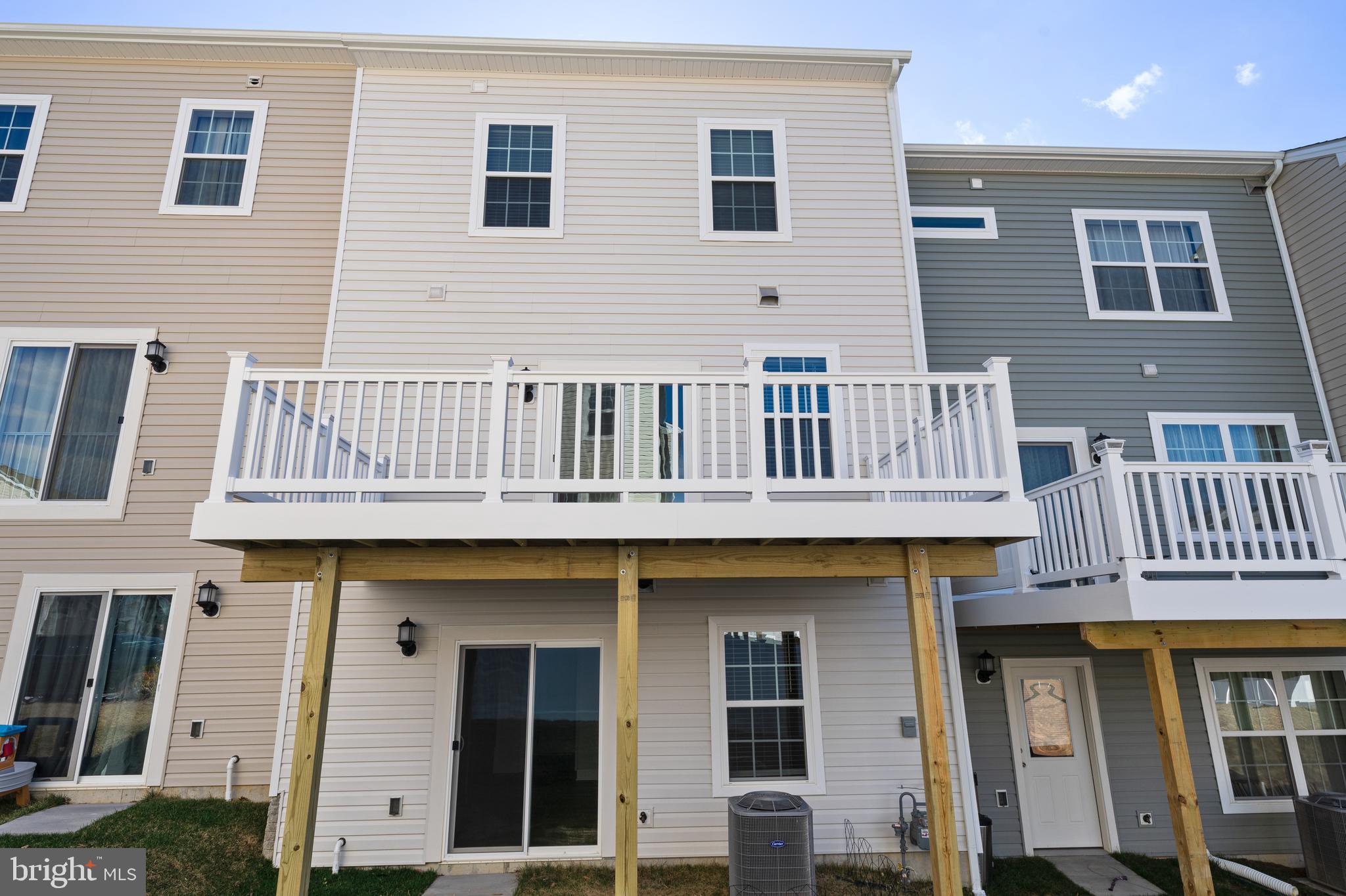 THE WOODS AT MYRTLE POINT - Residential Lease