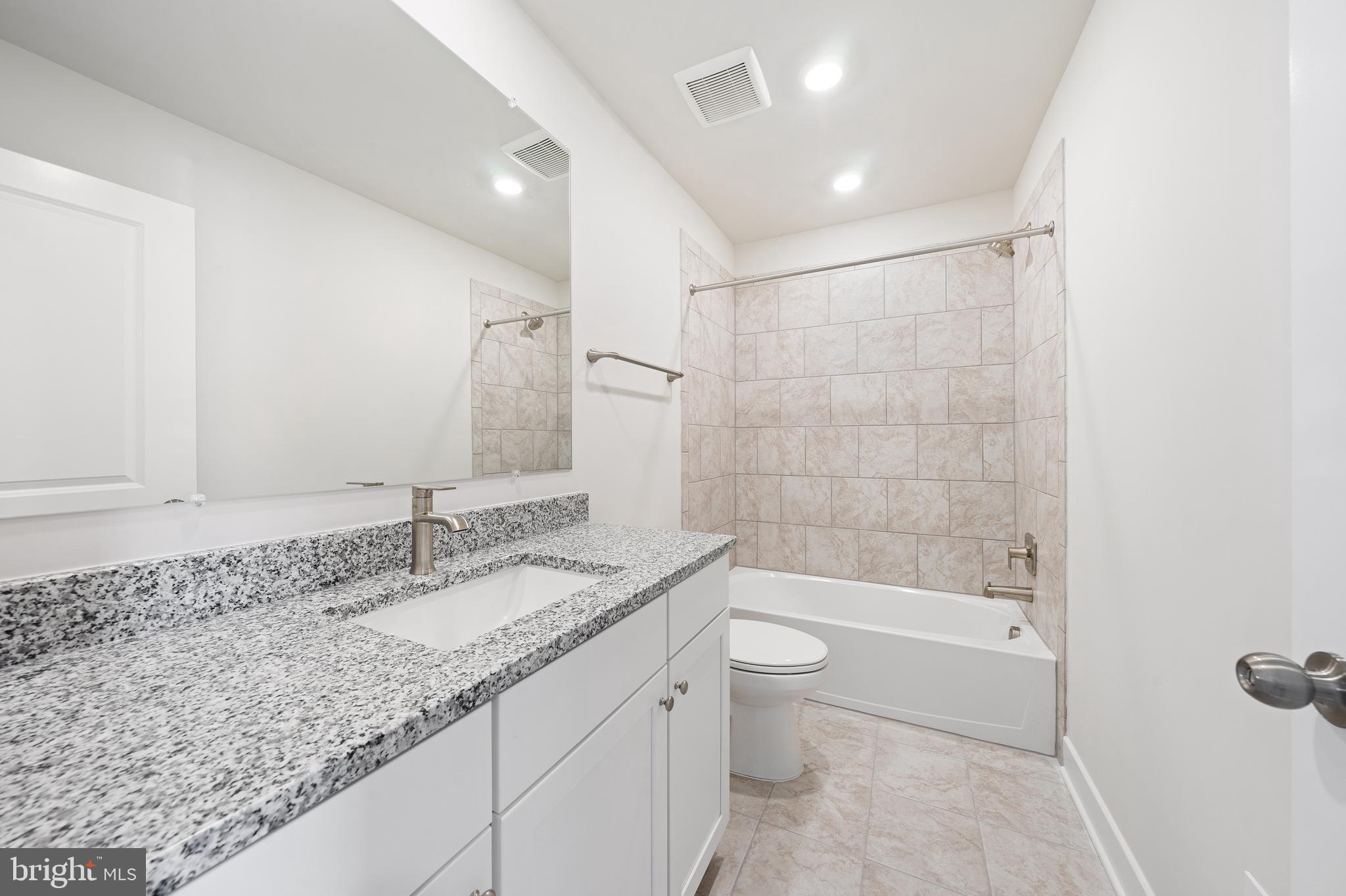 THE WOODS AT MYRTLE POINT - Residential Lease