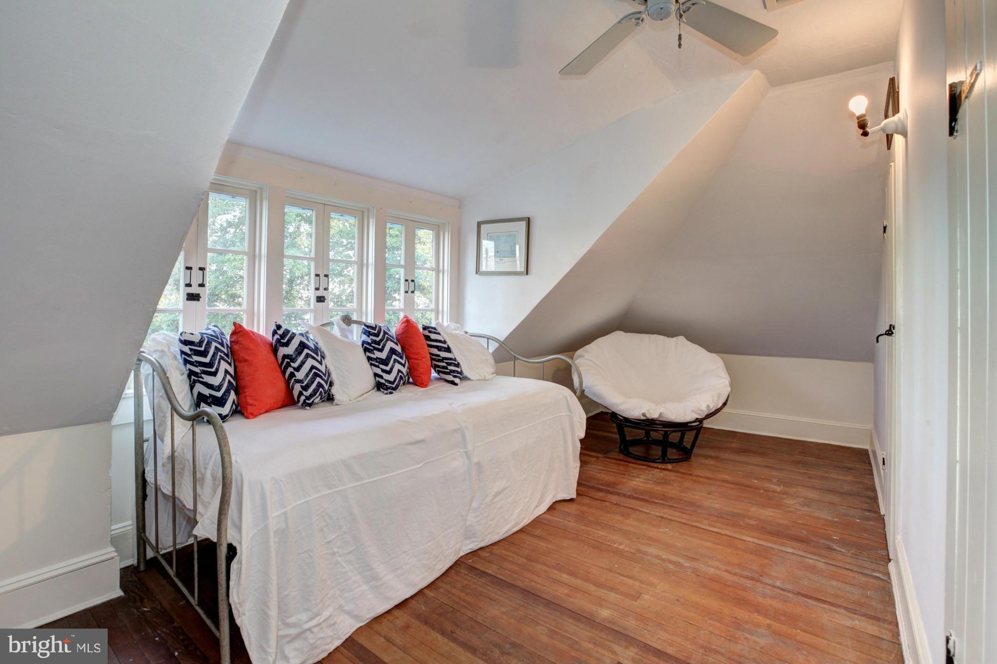 GIBSON ISLAND - Residential