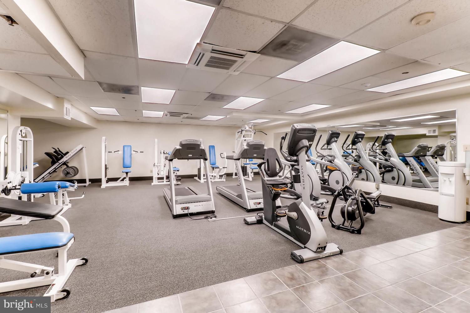 HENDERSON'S WHARF - Residential