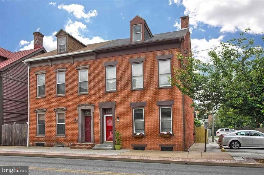 Historical heritage w/contemporary flair, You will love the architectural touches,original beams limestone accents on LR FP & kitchen backsplash,travertine marble floor in 2nd FL updated BA w/Jacuzzi tub, vaulted ceiling in 3rd FLR loft & BA, HW FLS, LL FR w/full BA,2nd FL Laundry, 2013 furnace, 2004 roof,13 x13 deck,2 car parking. Walk to central market