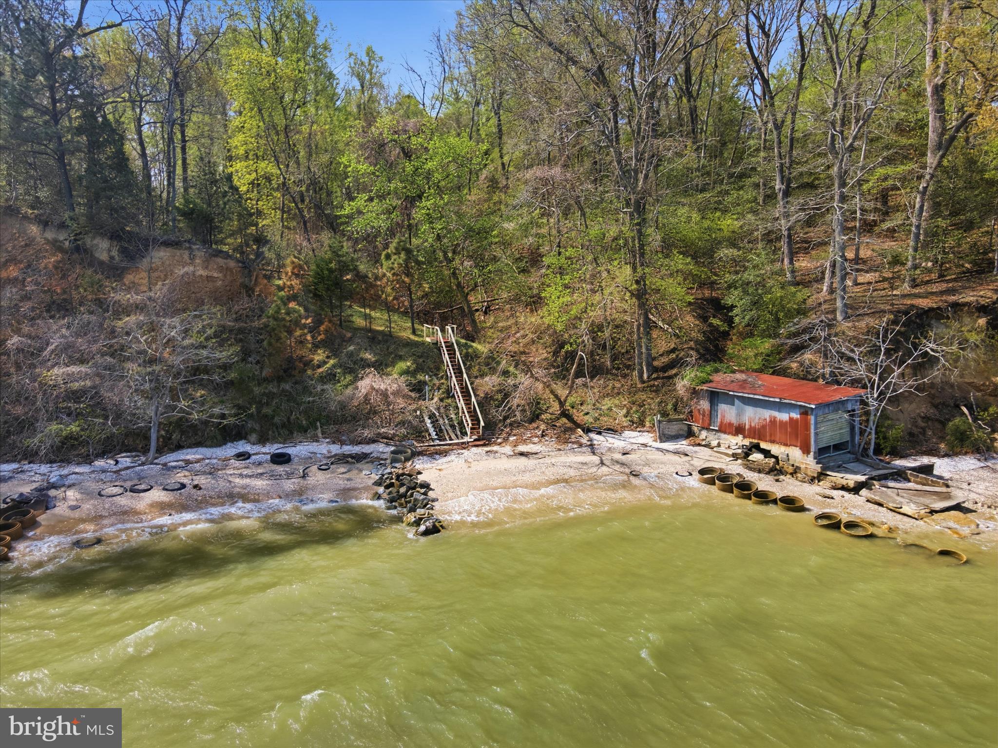DRUM CLIFFS - Residential