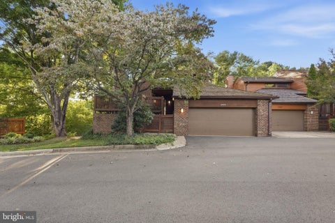 Photo of 2165 Cabots Point Lane, RESTON, VA 20191 (MLS # VAFX2341822)