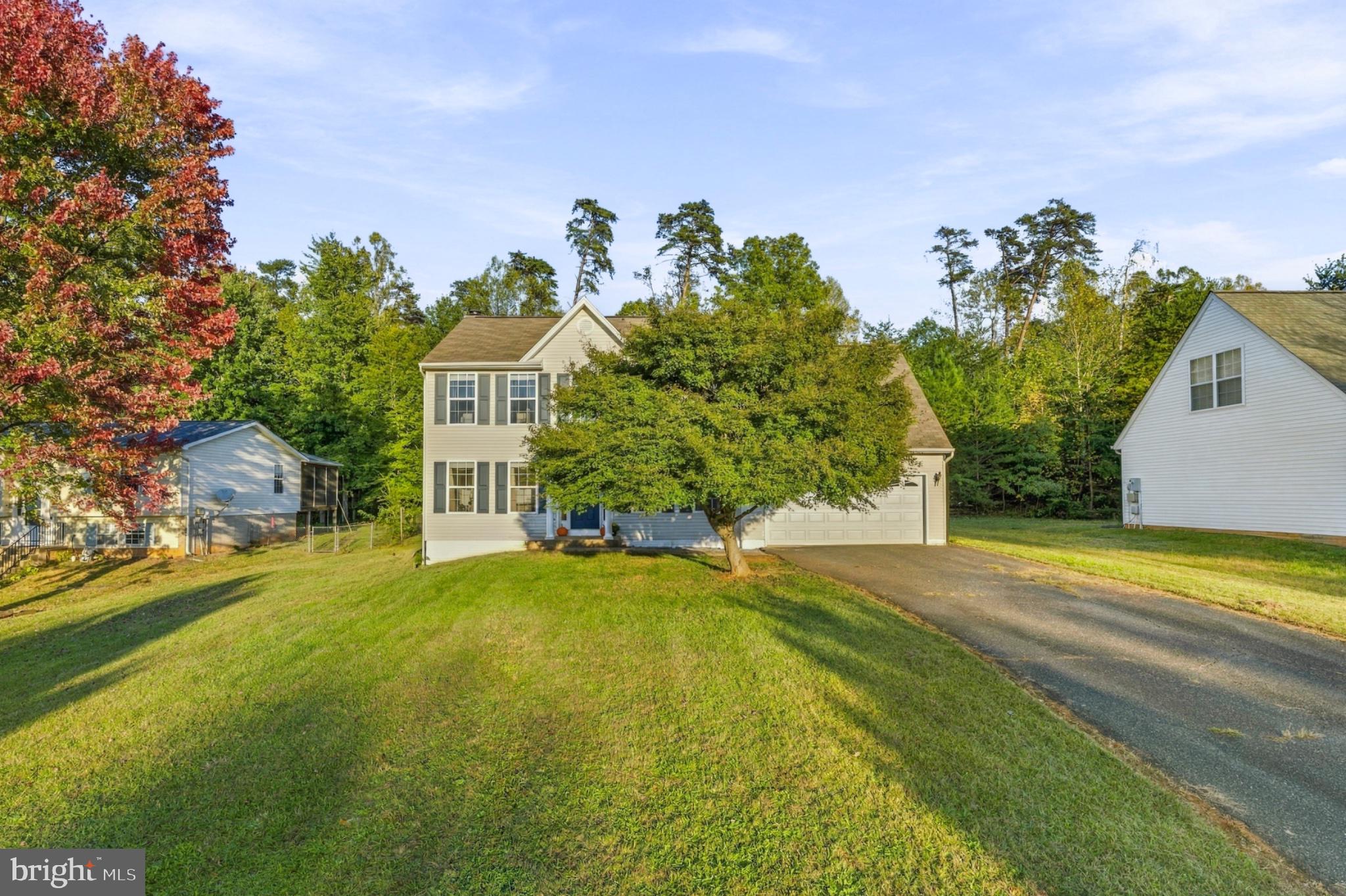 8 BONNIE LEE COURT