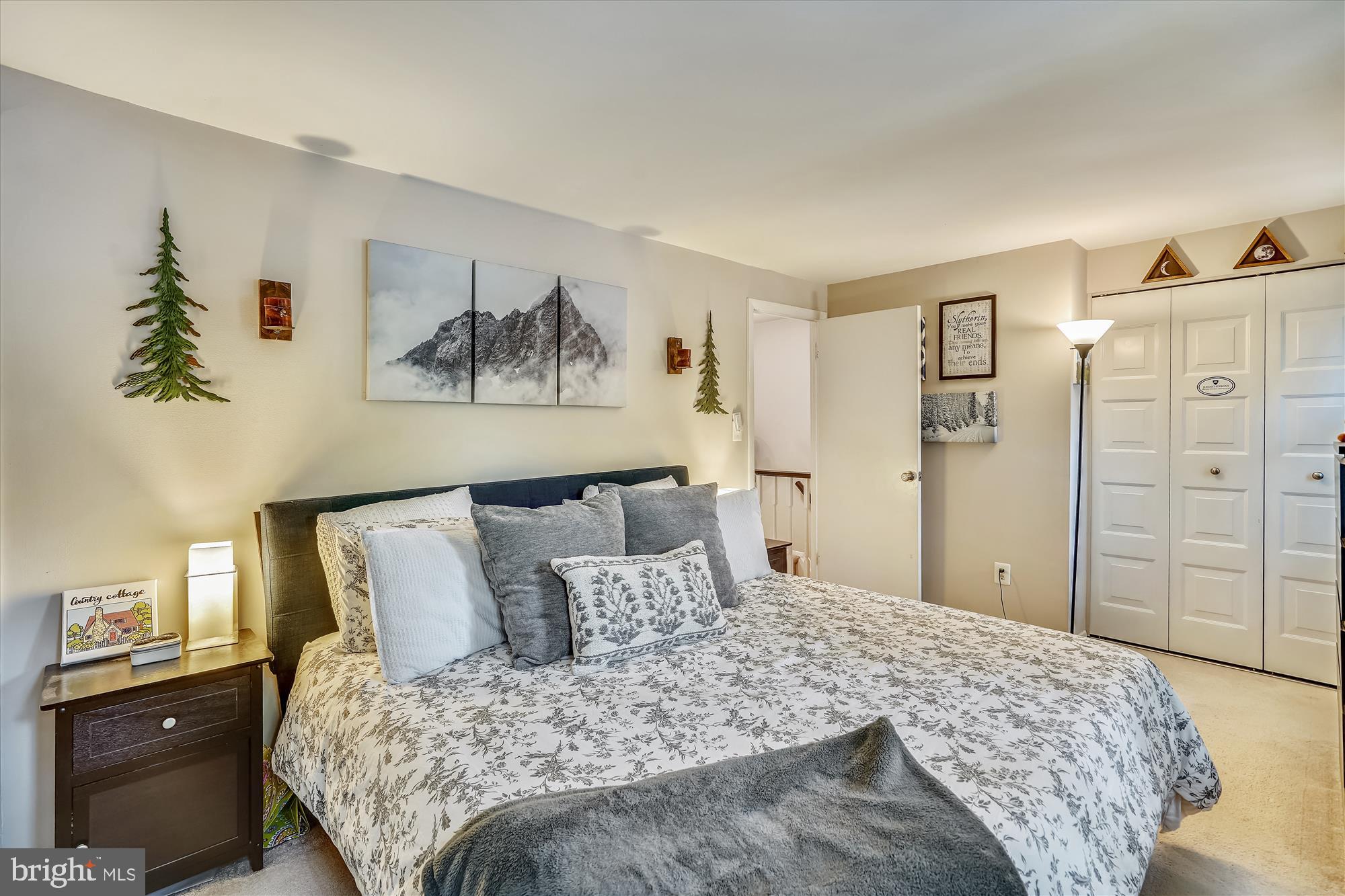 CROFTON SQUARE - Residential