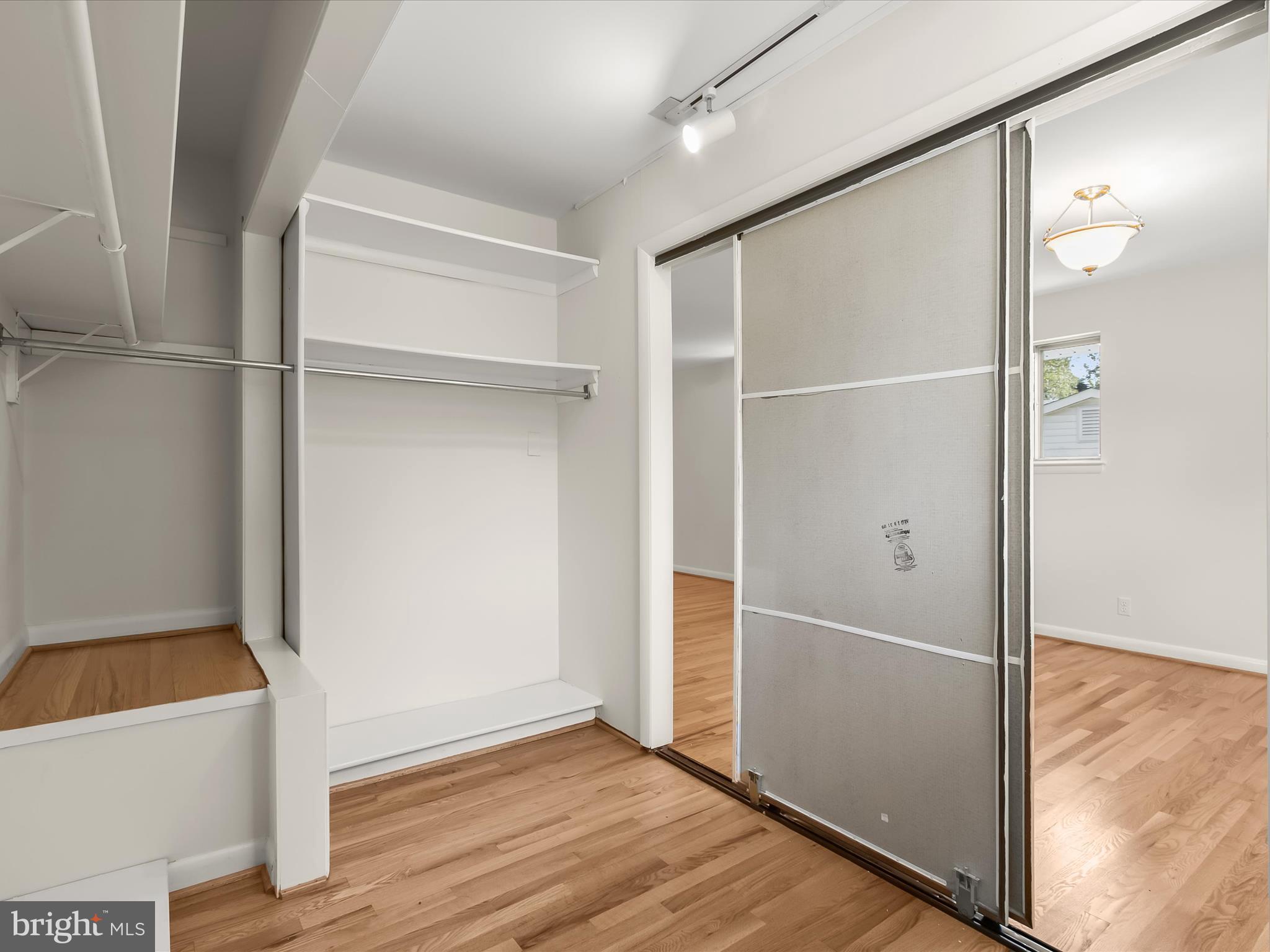 MONTROSE - Residential