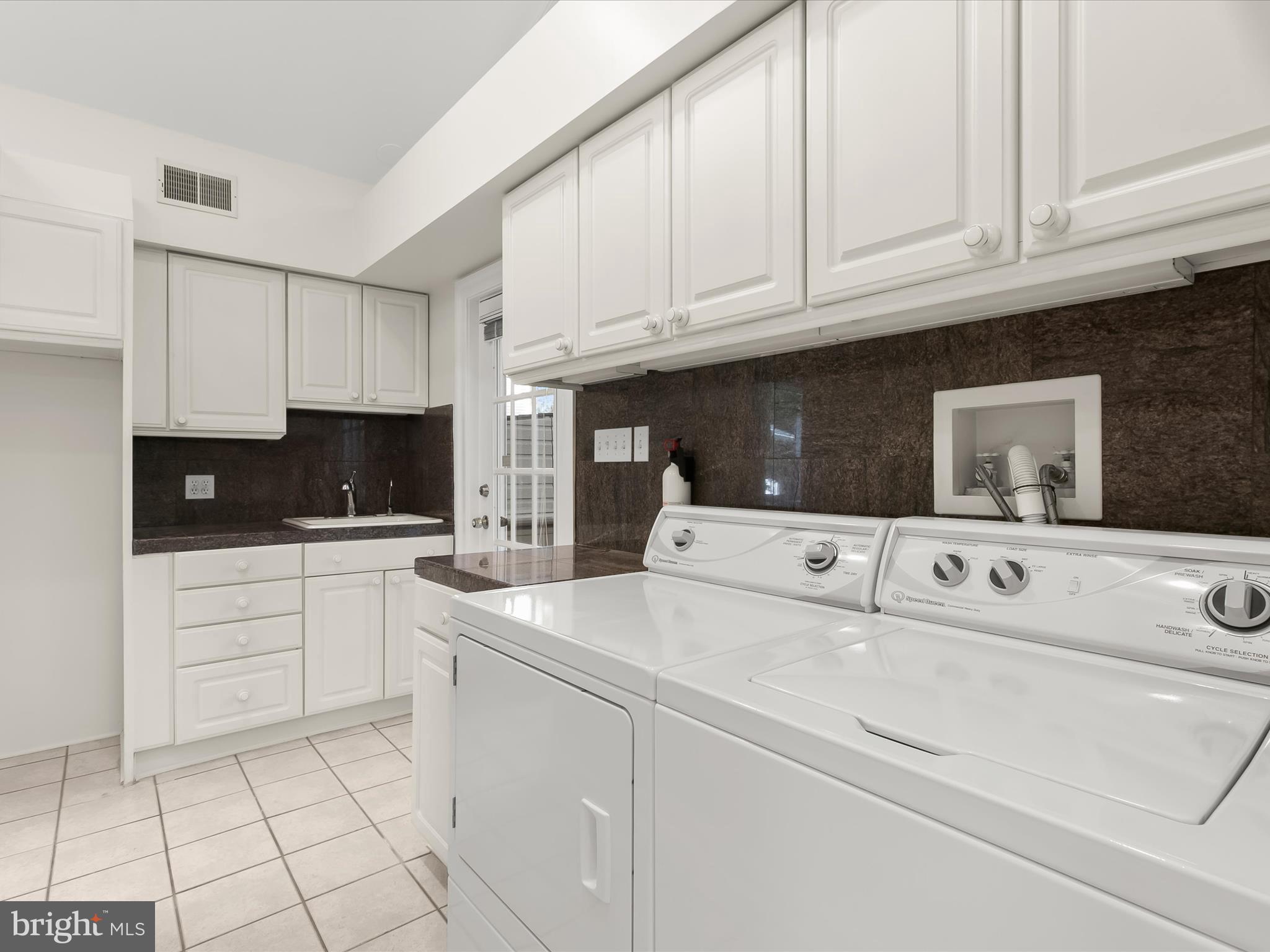 MONTROSE - Residential