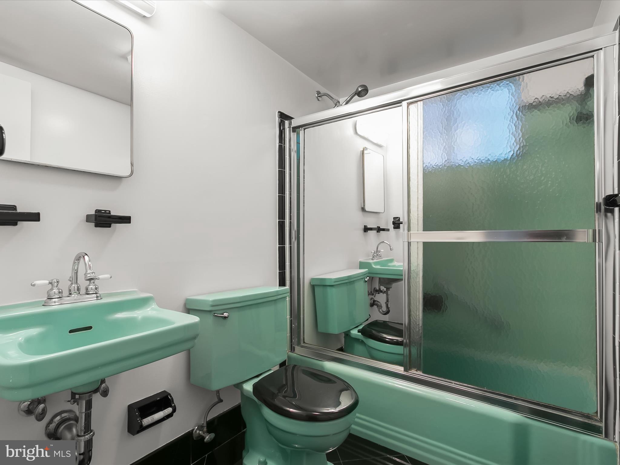 MONTROSE - Residential