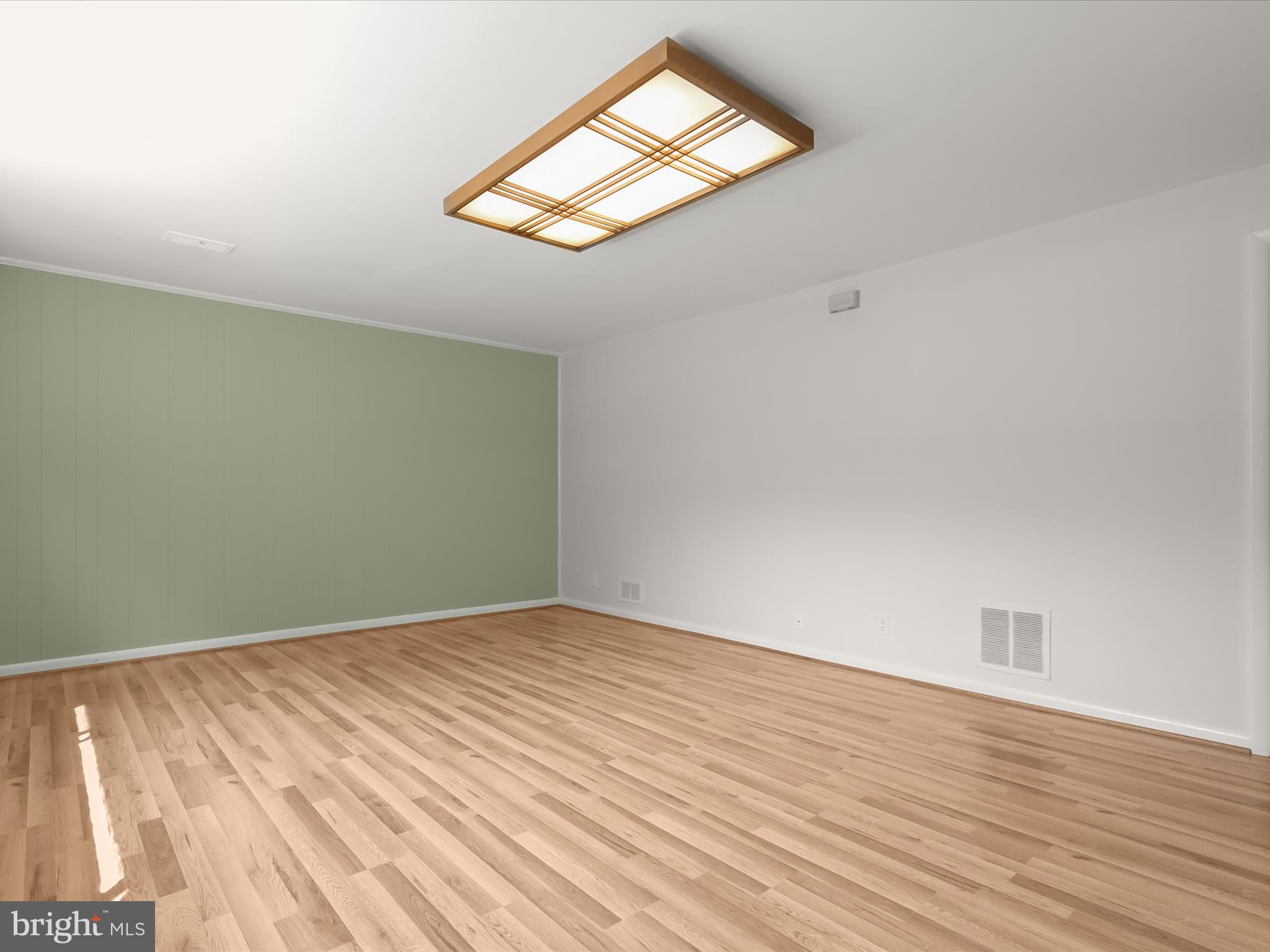 MONTROSE - Residential