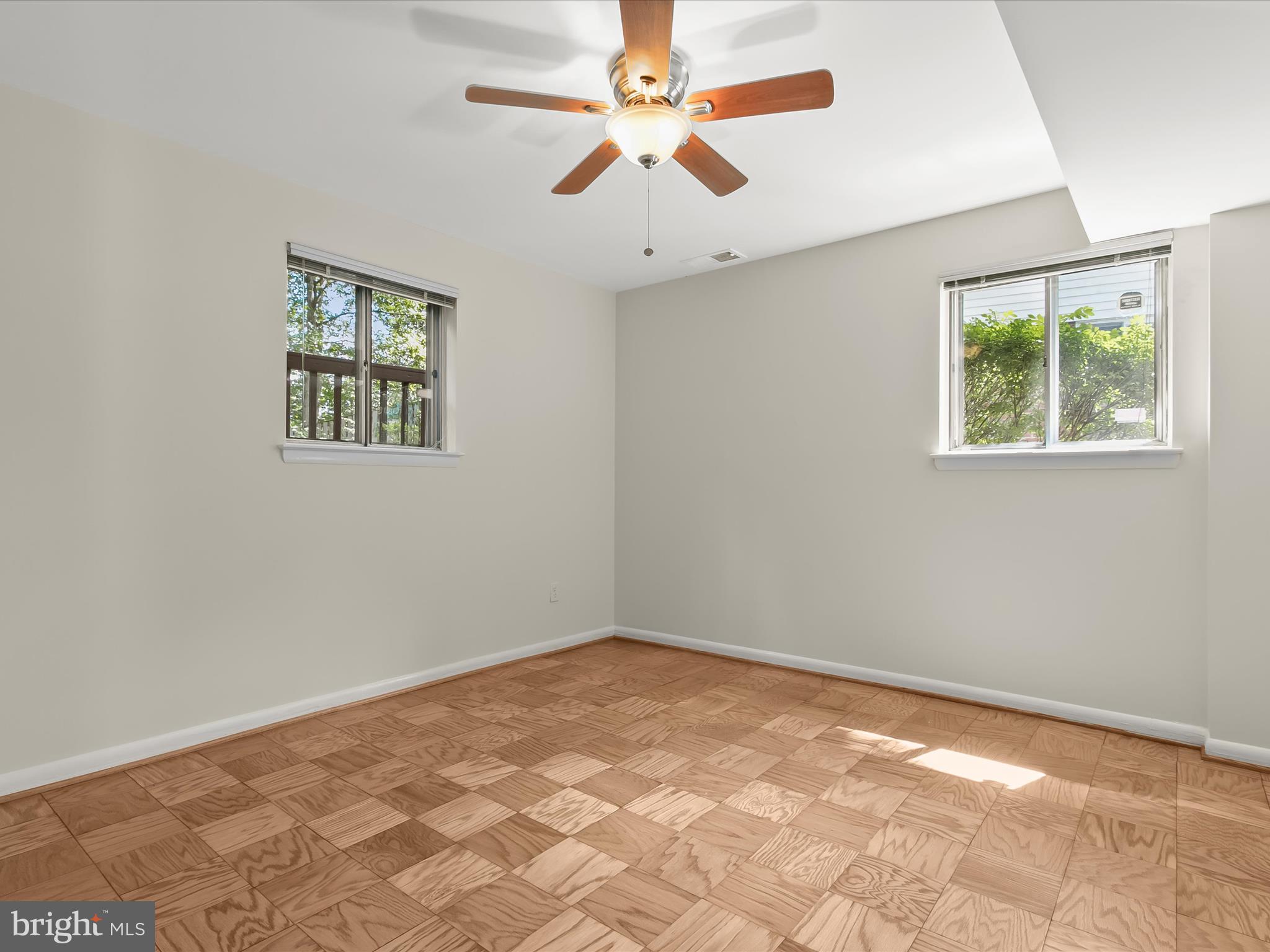 MONTROSE - Residential