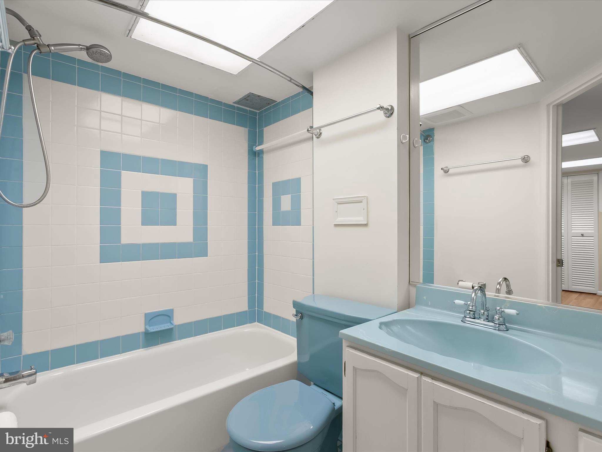 MONTROSE - Residential