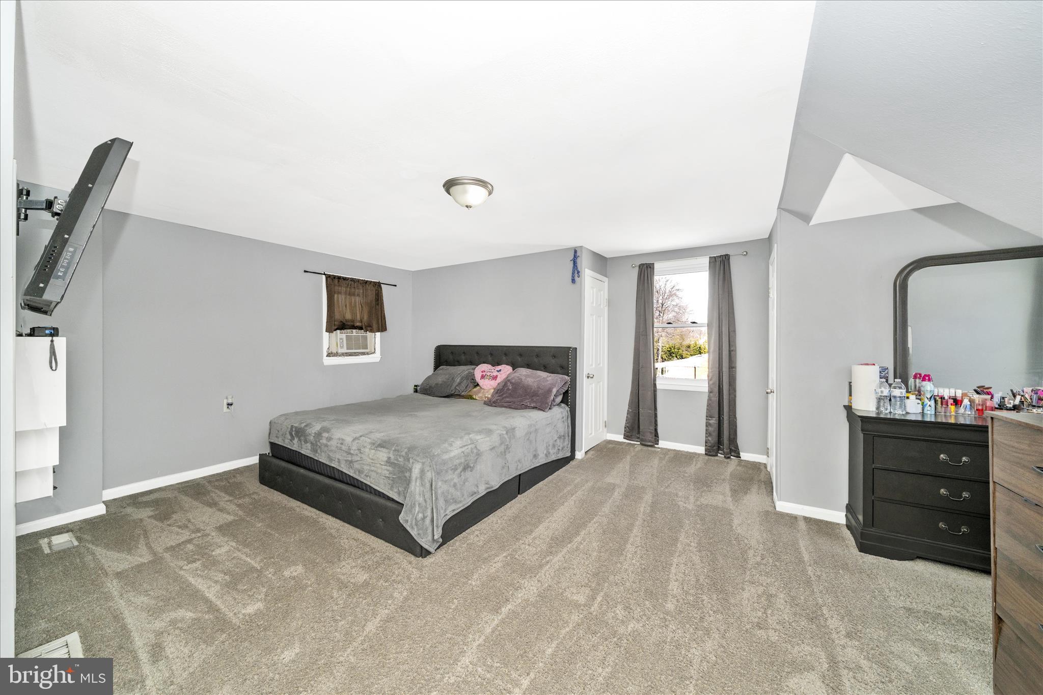 TEMPLE HILLS - Residential