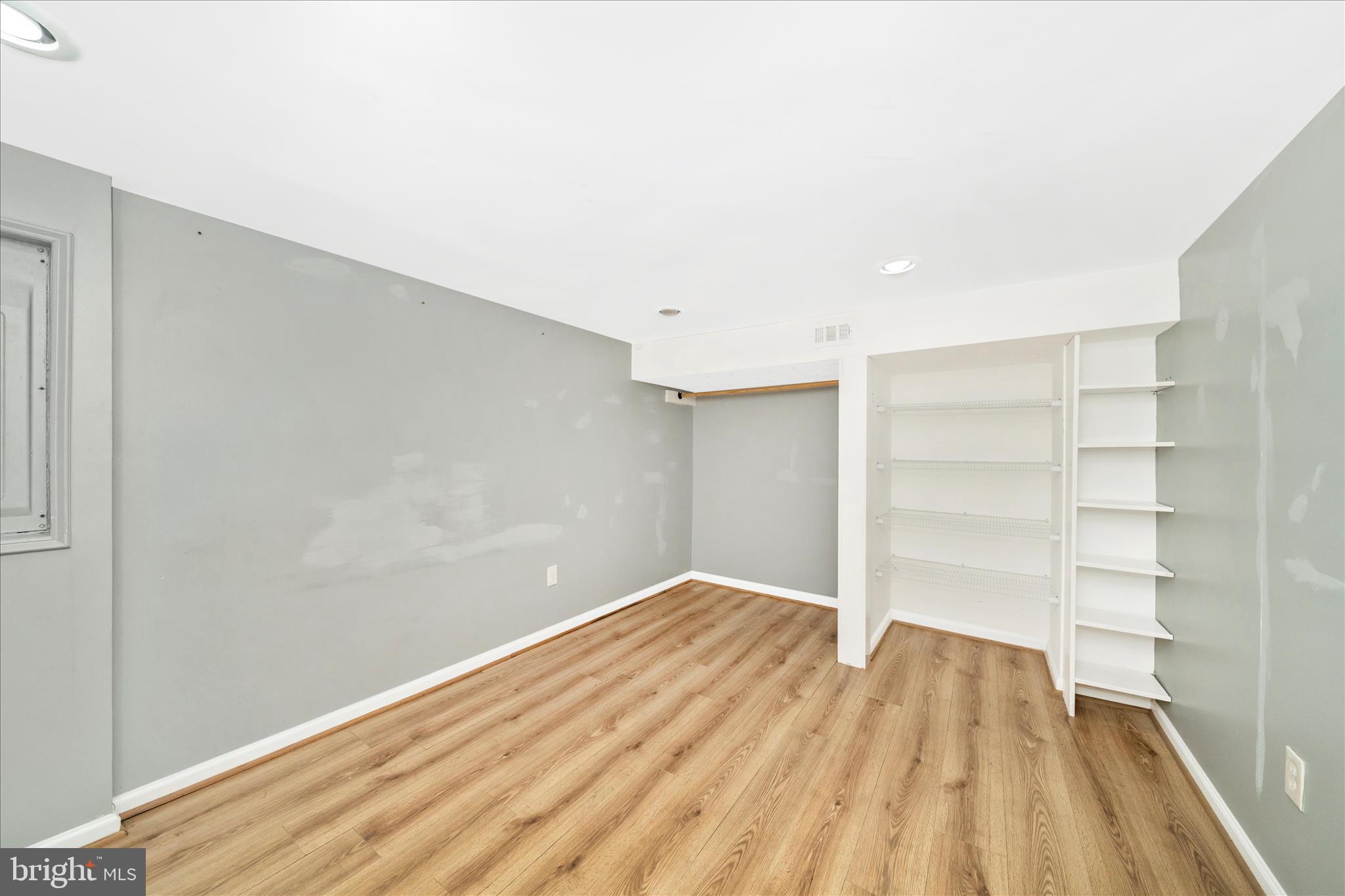 TEMPLE HILLS - Residential