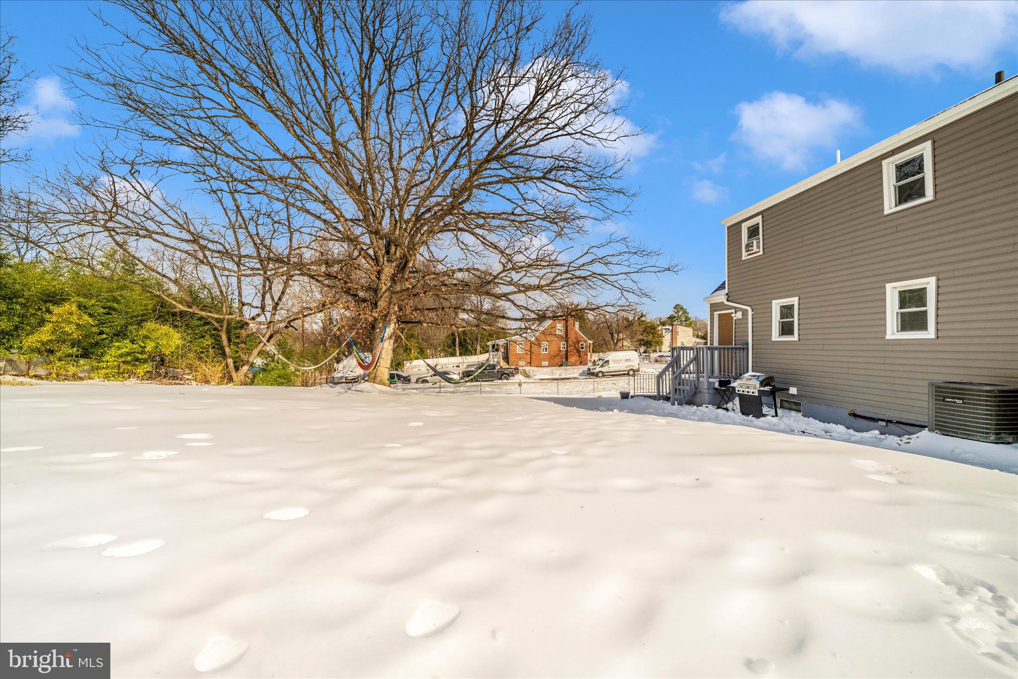 TEMPLE HILLS - Residential