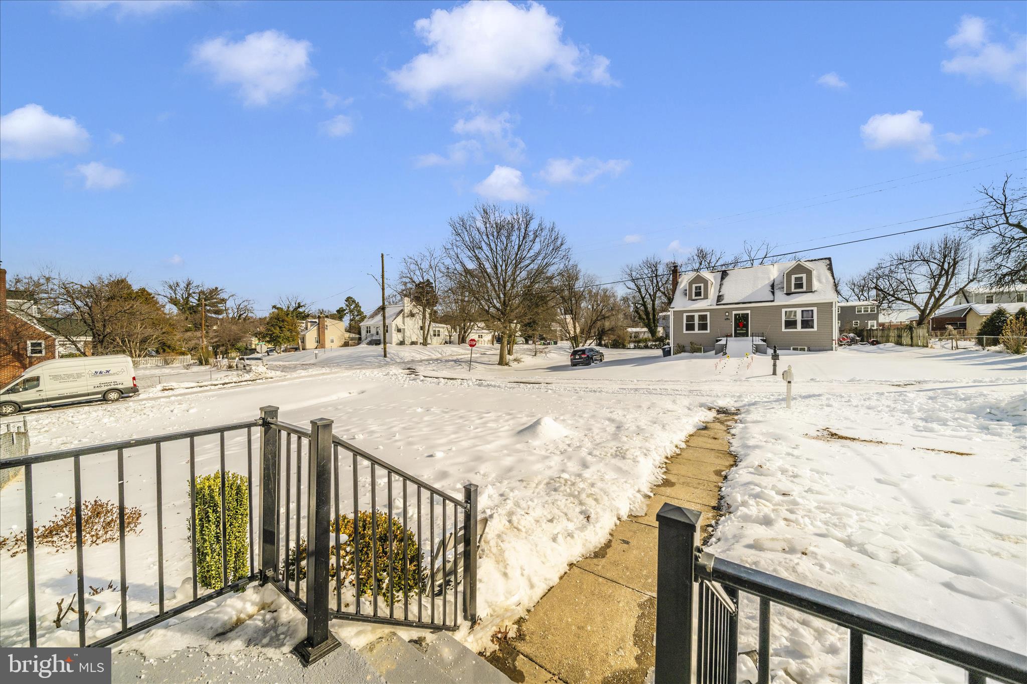 TEMPLE HILLS - Residential