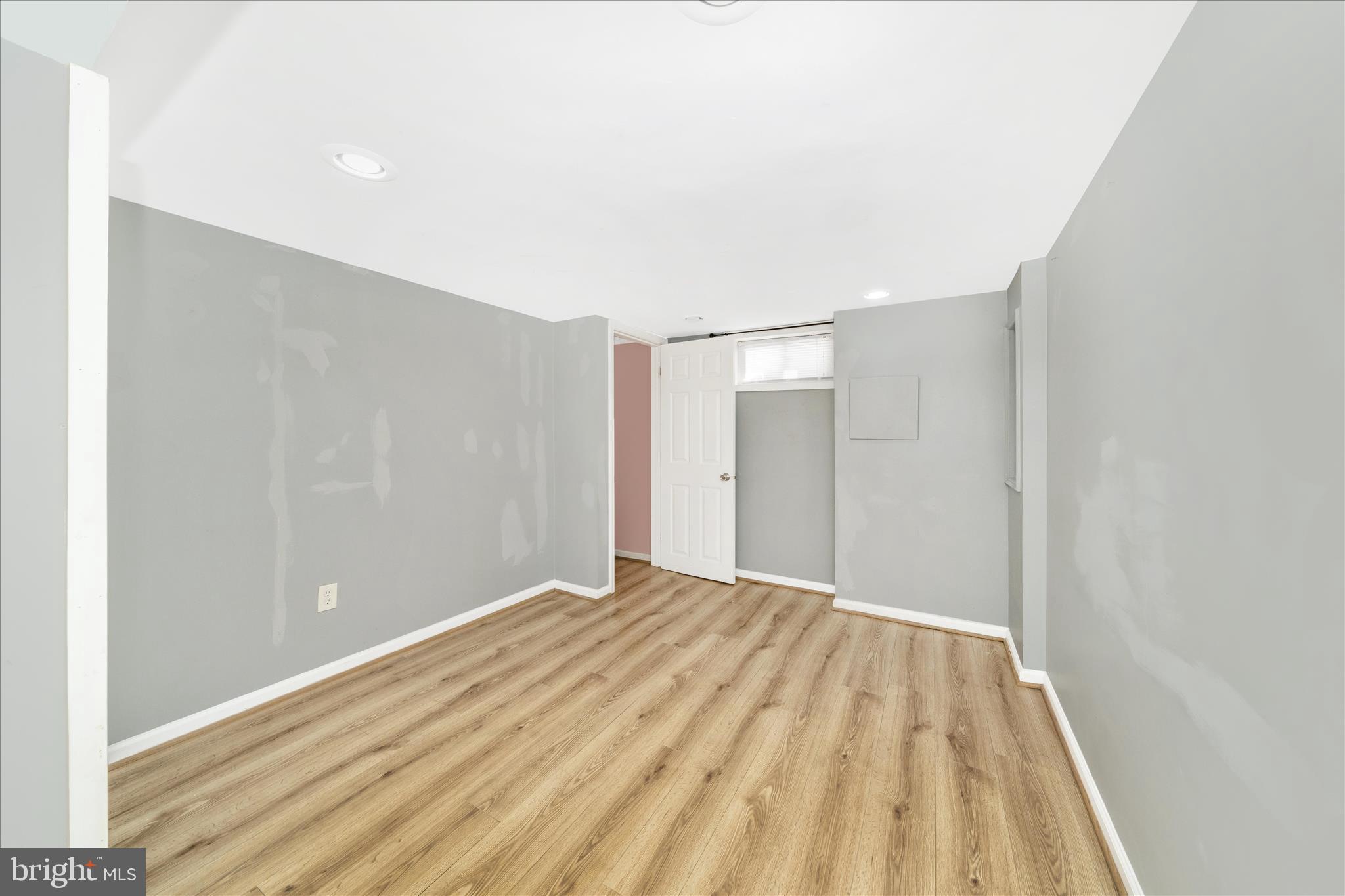 TEMPLE HILLS - Residential