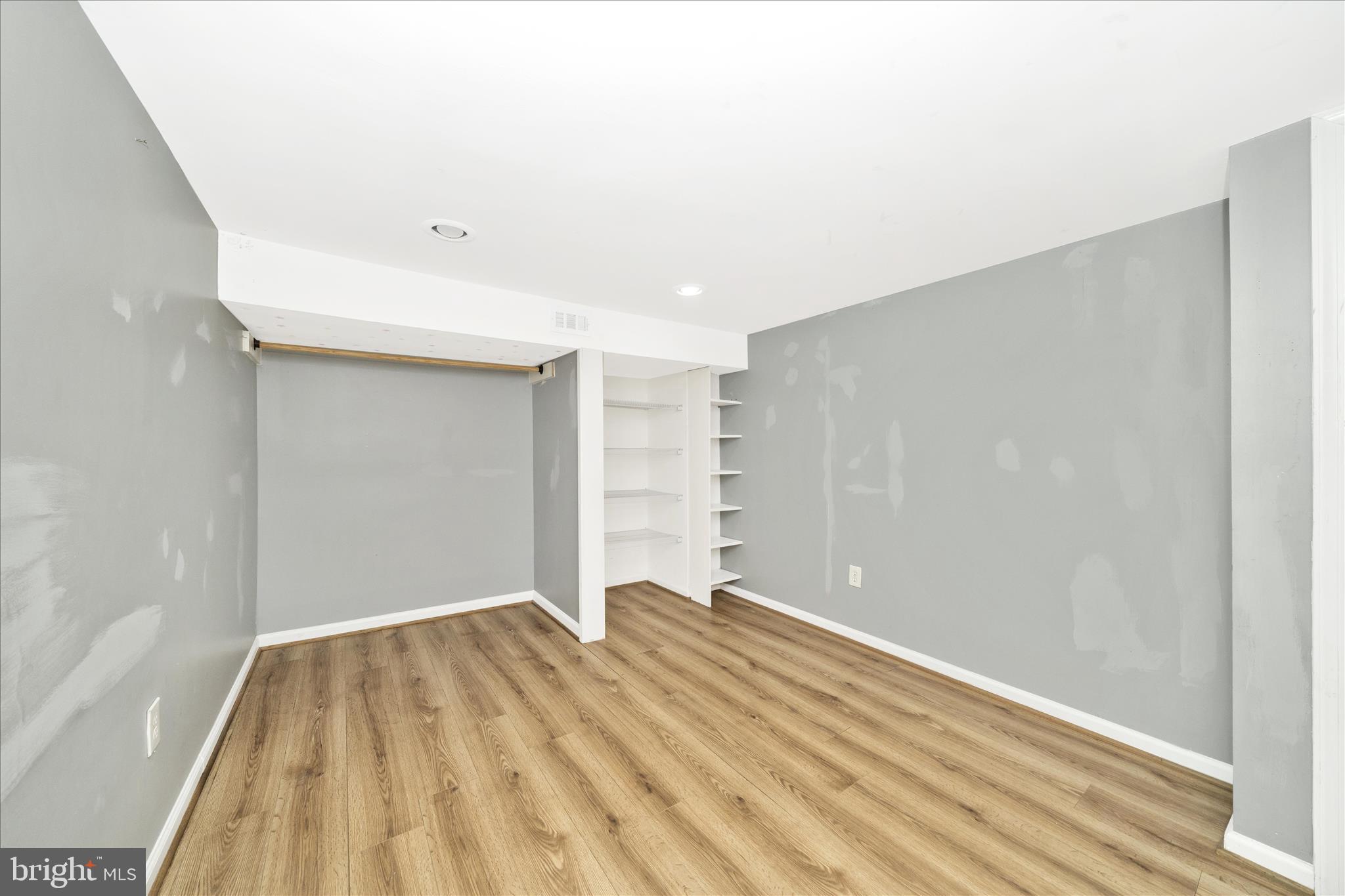 TEMPLE HILLS - Residential