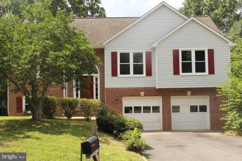Homes For Rent - 5908 Danielle Drive<br/> FREDERICKSBURG, VA 22407