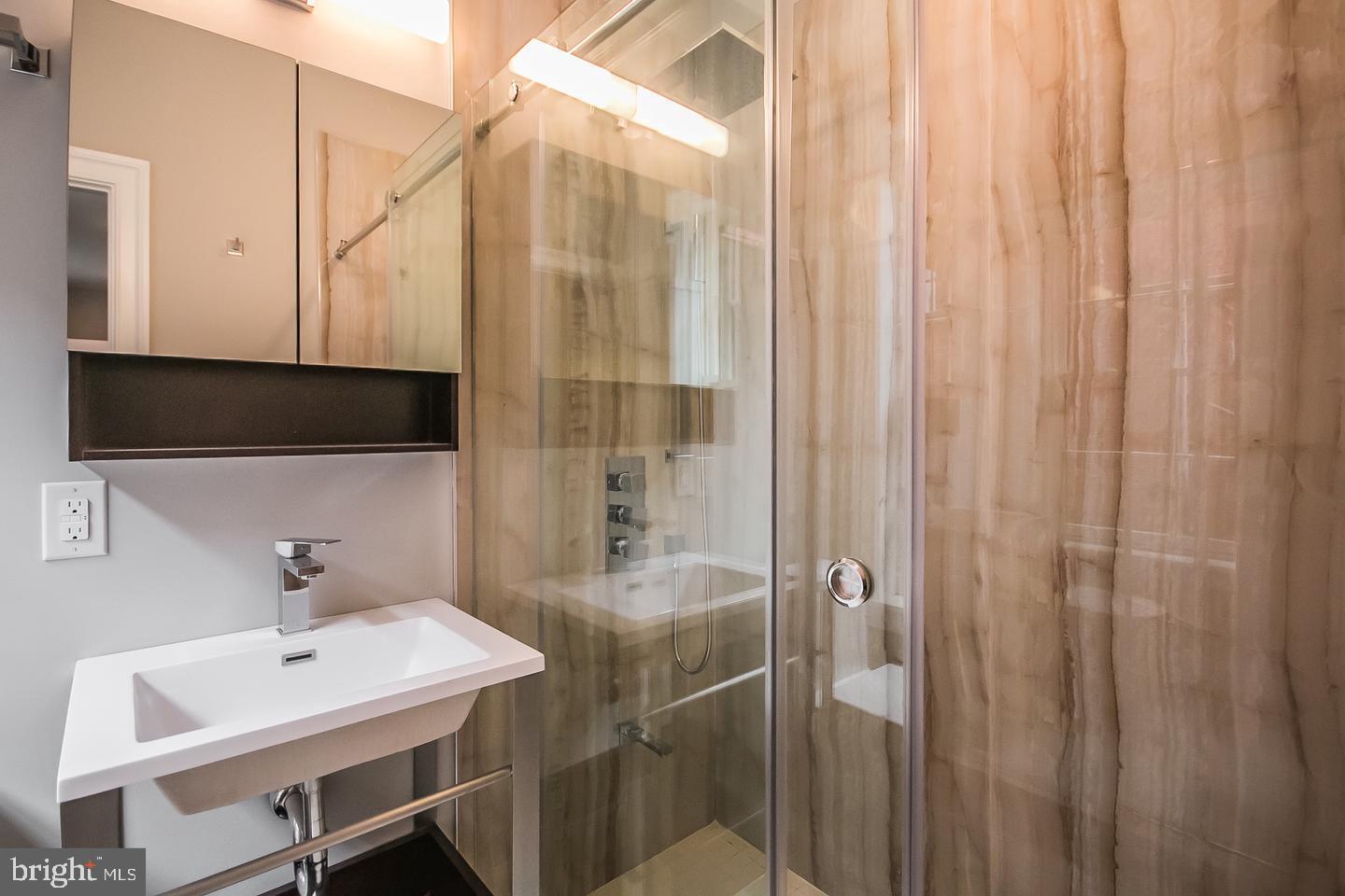 RITTENHOUSE SQUARE - Residential Lease